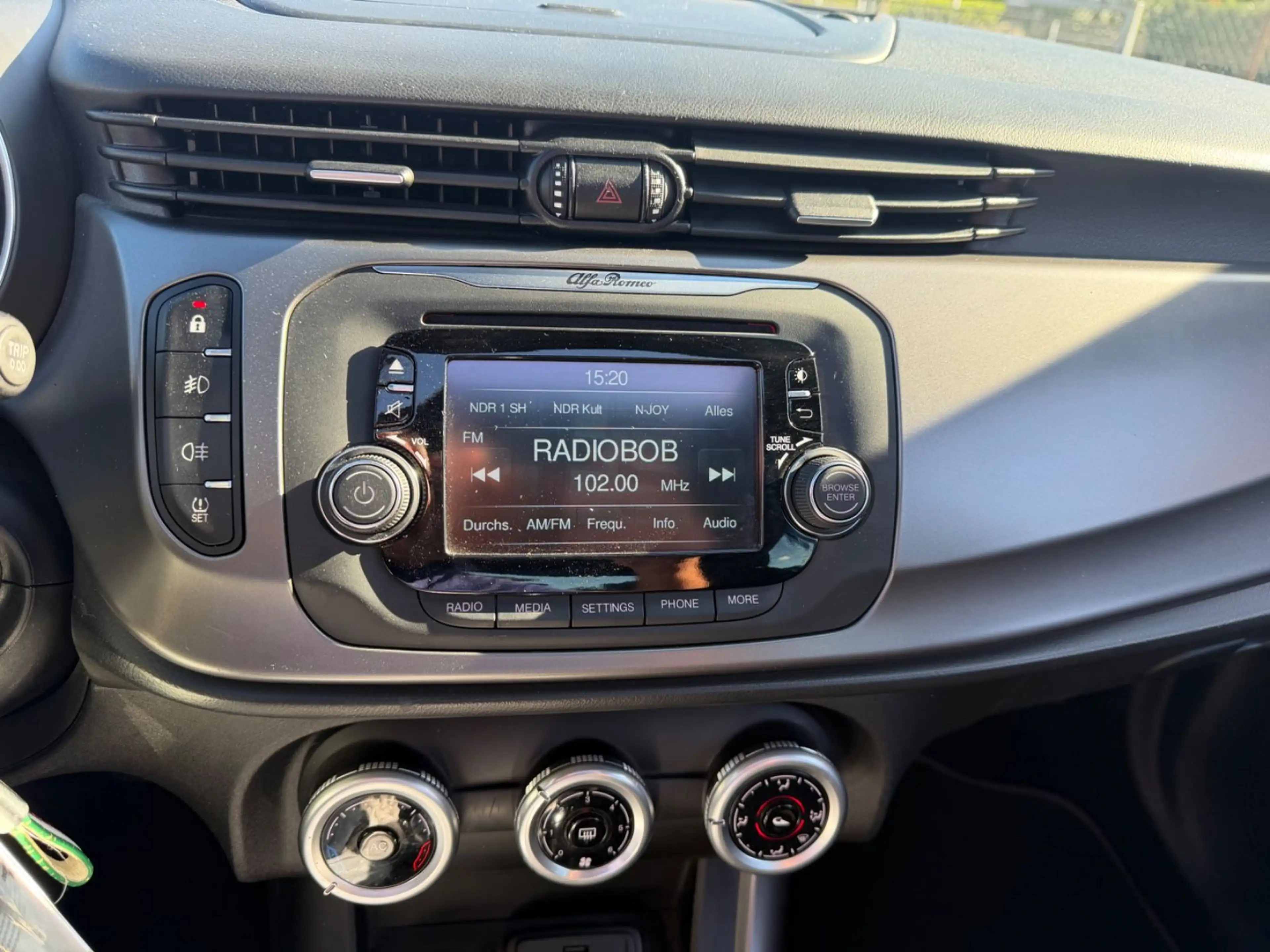 Alfa Romeo Giulietta Impression Panorama — photo 9
