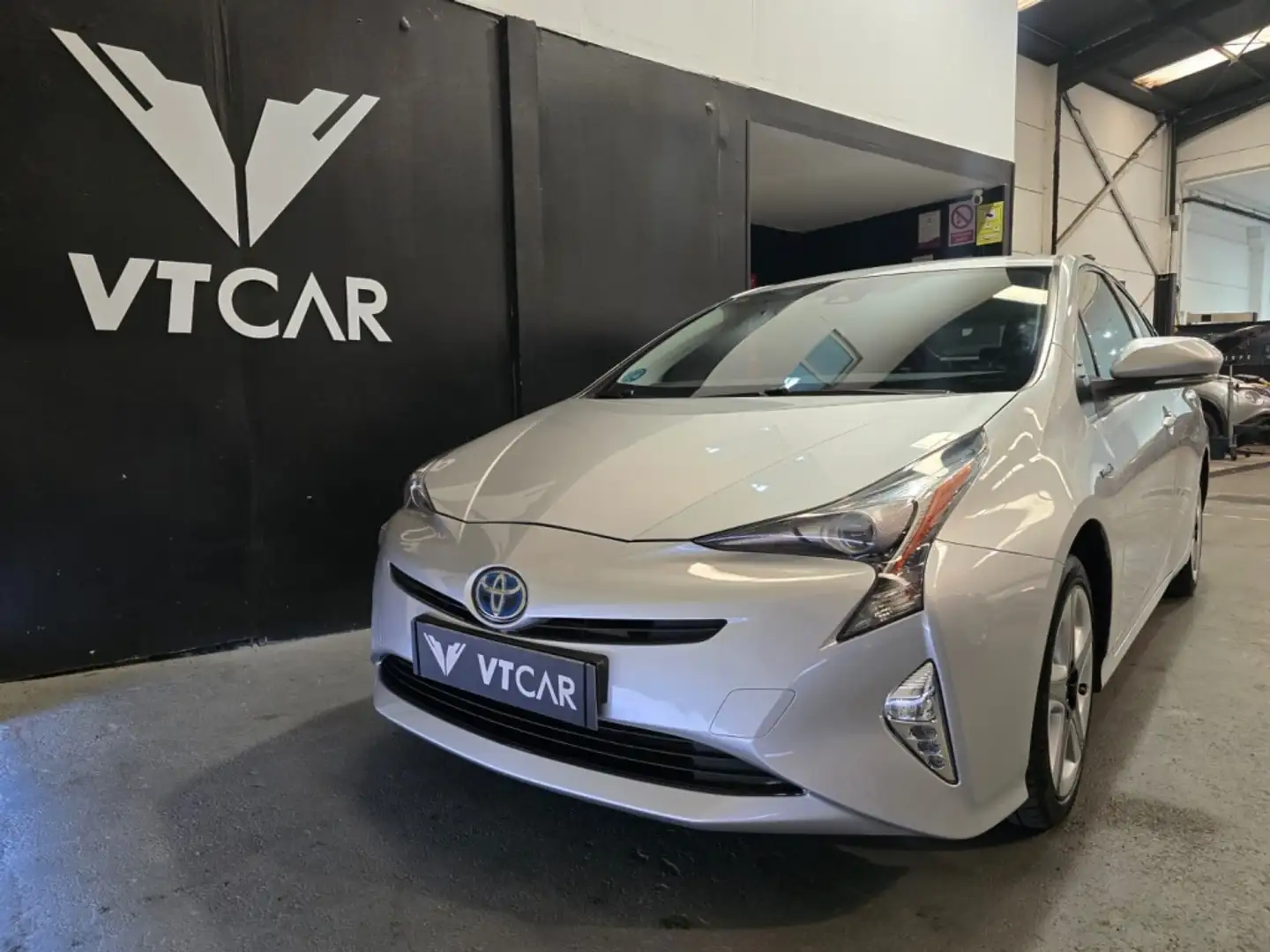 Toyota Prius 1.8 Advance Plateado - 2