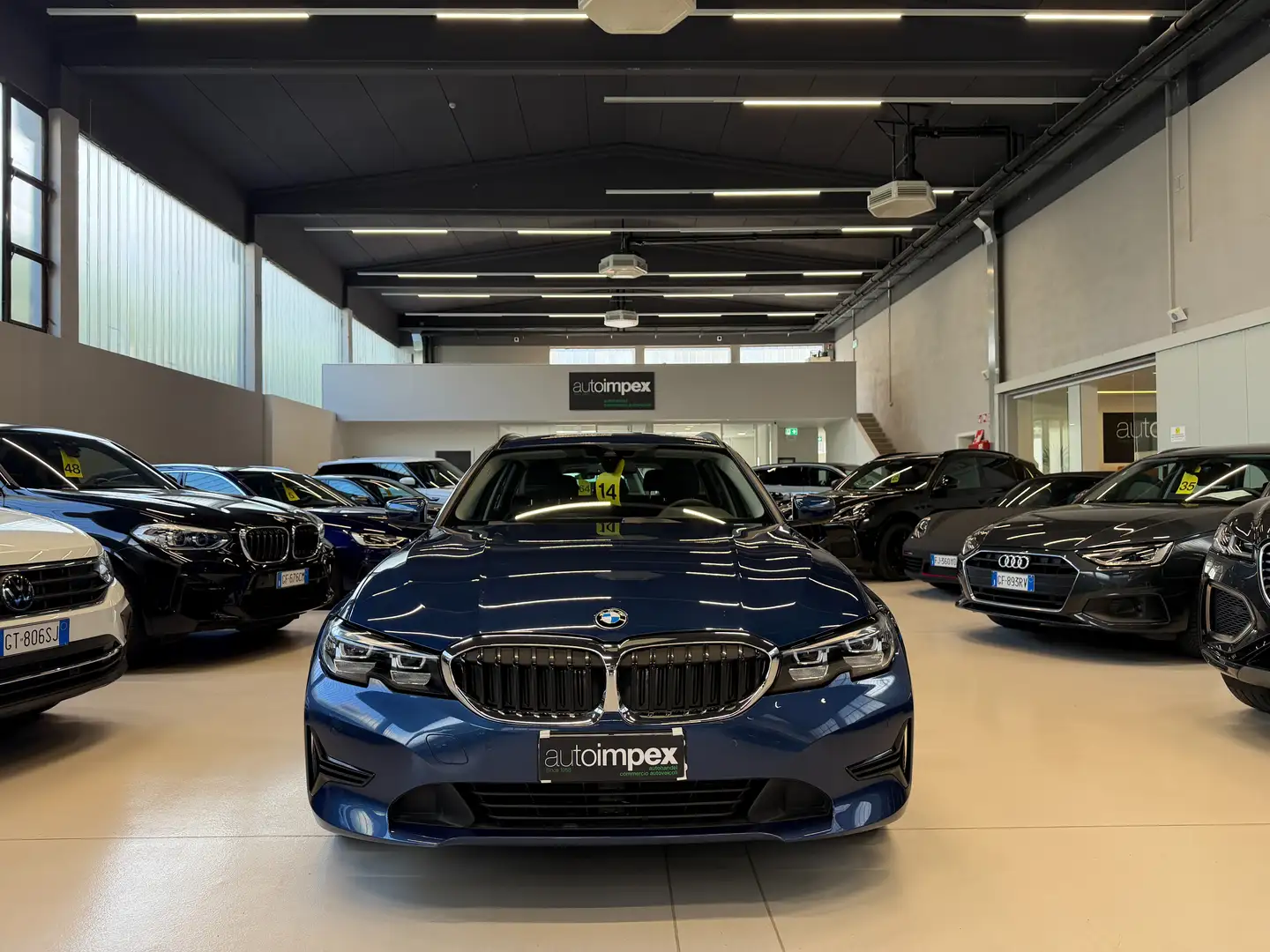 BMW 316 2.0D Touring Touring mhev 48V auto Business Adv. Azul - 2