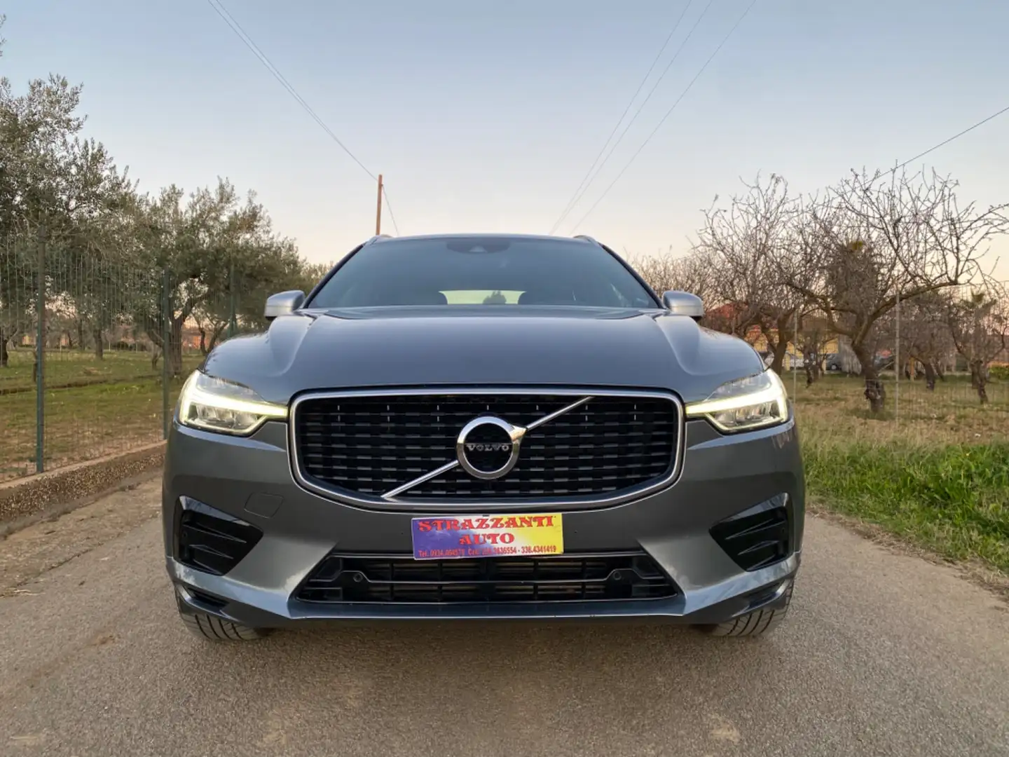 Volvo XC60 XC60 D4 AWD R-design Grau - 2