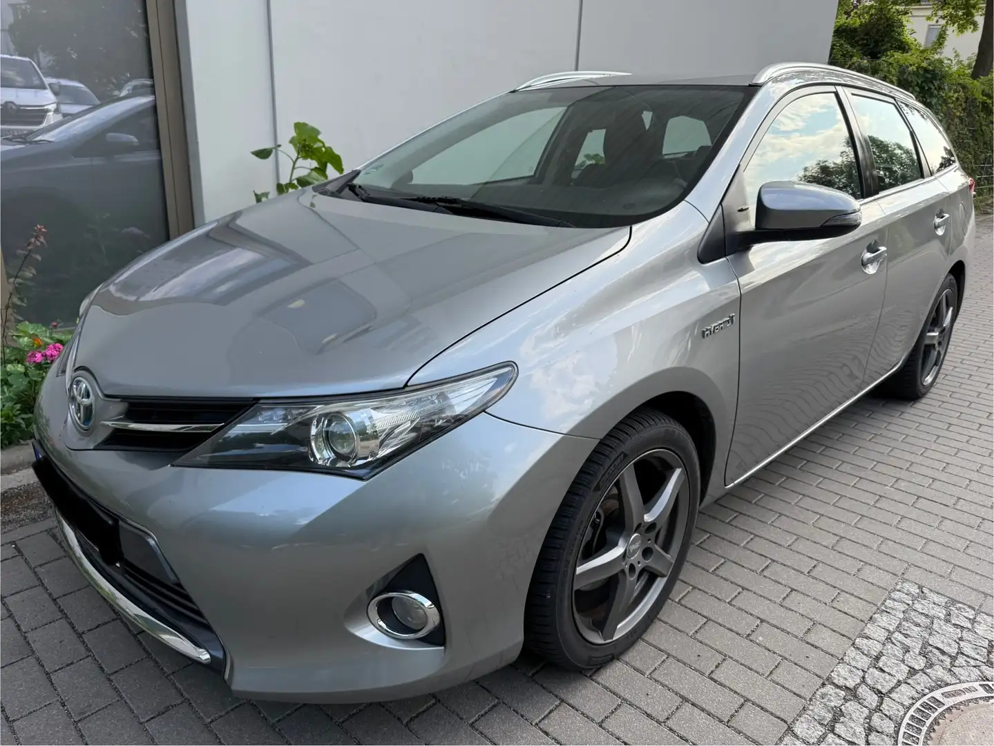 Toyota Auris Hybrid Touring Sports*Mietwagenpaket*15J.Garantie* Grau - 2