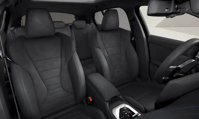 BMW 1 Series view 4