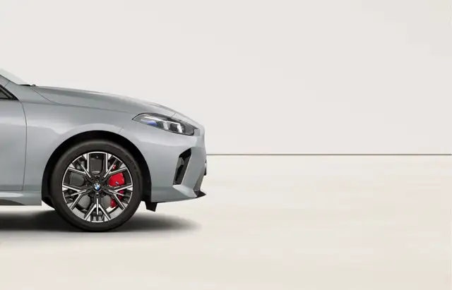 BMW 1 Series view 9