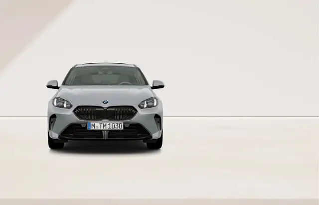 BMW 1 Series view 5