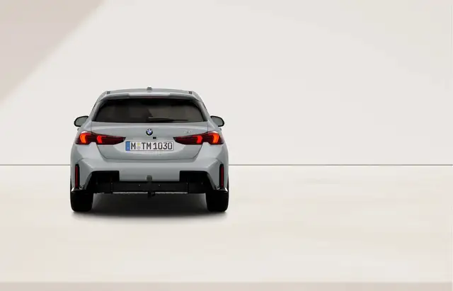BMW 1 Series view 6