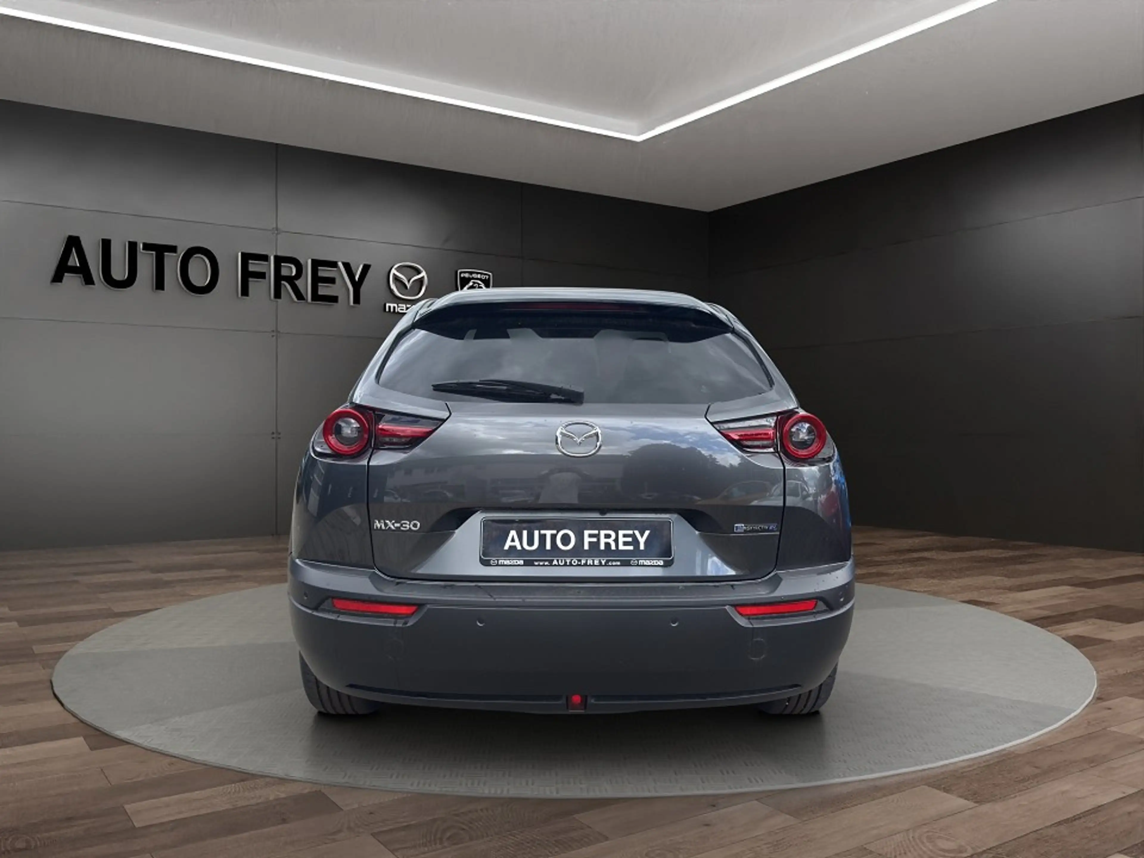 Mazda MX-30 35,5 kWh e-SKYACTIV EV 145 PS — photo 3