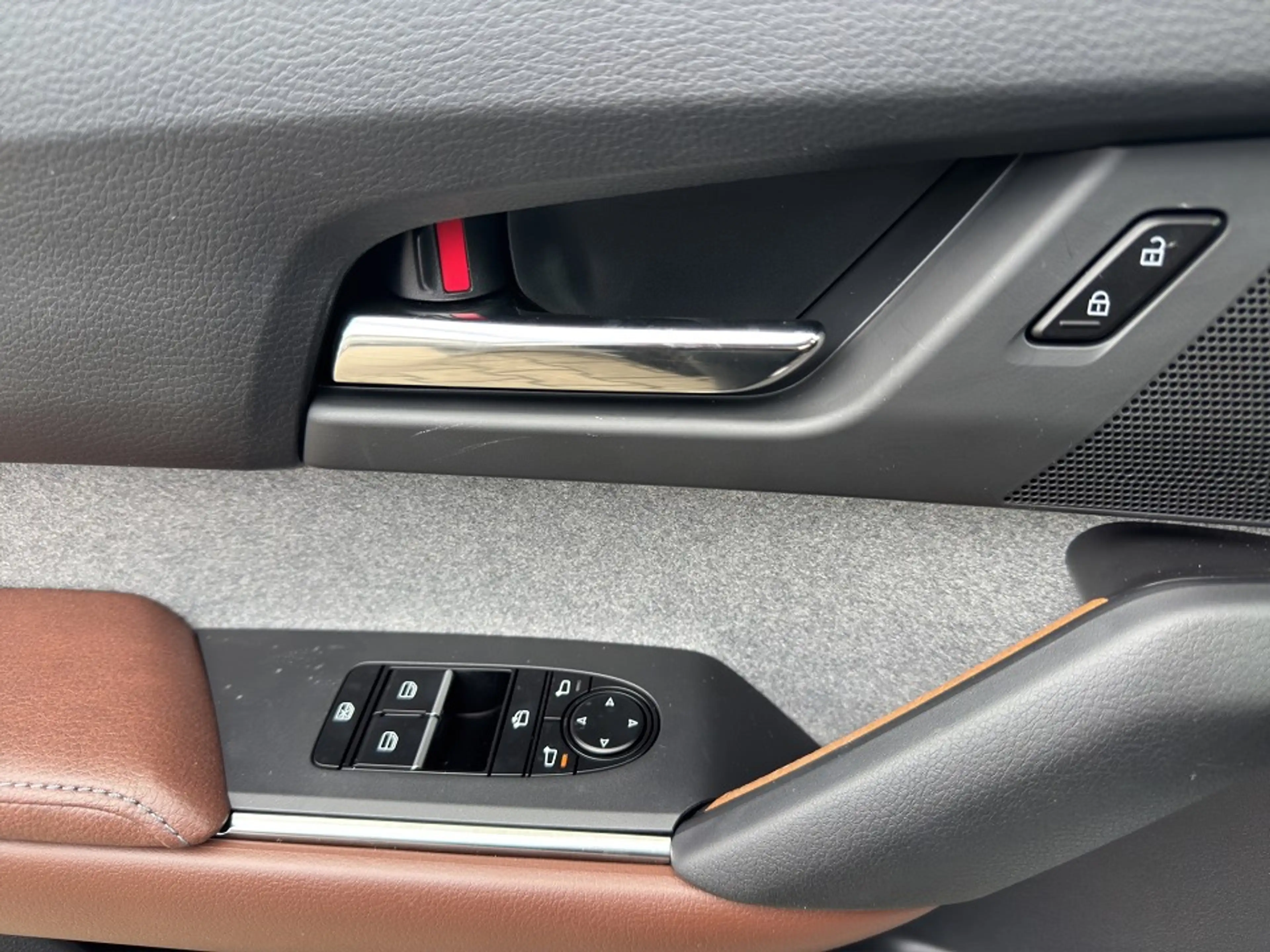Mazda MX-30 35,5 kWh e-SKYACTIV EV 145 PS — photo 14