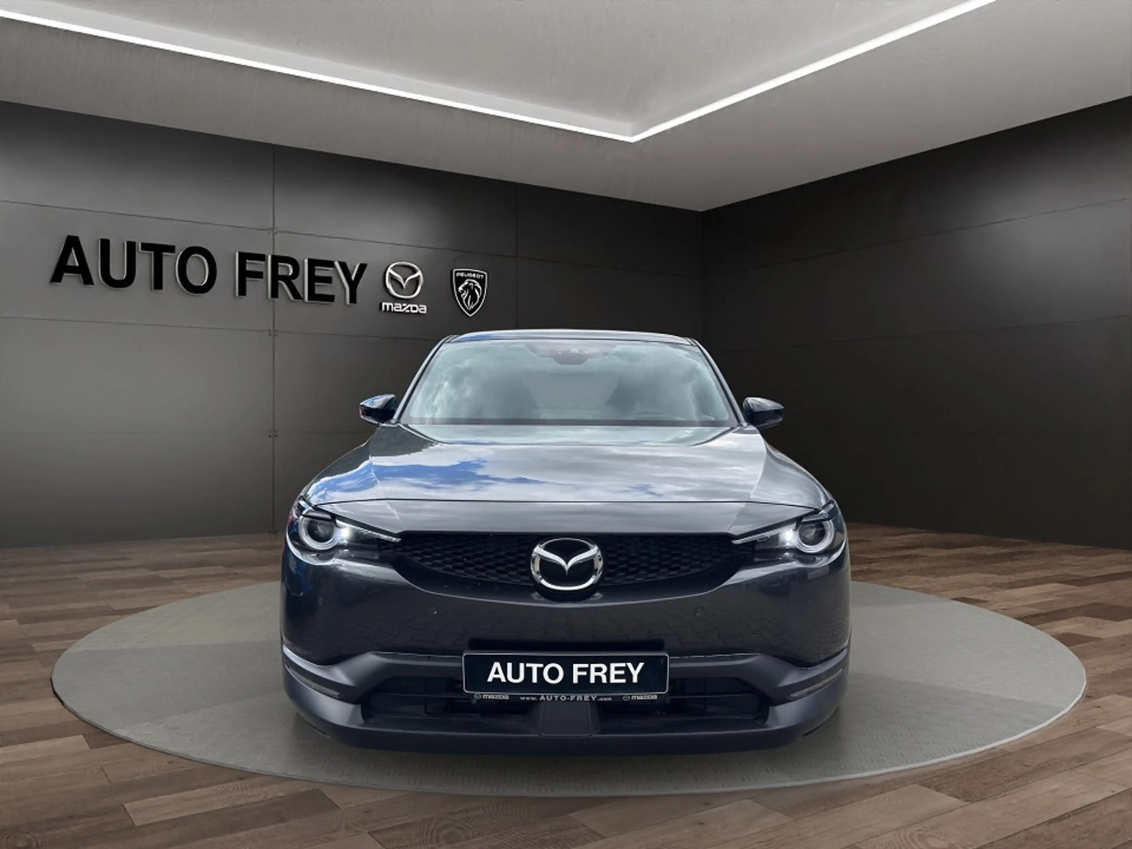 Mazda MX-30 35,5 kWh e-SKYACTIV EV 145 PS — photo 4