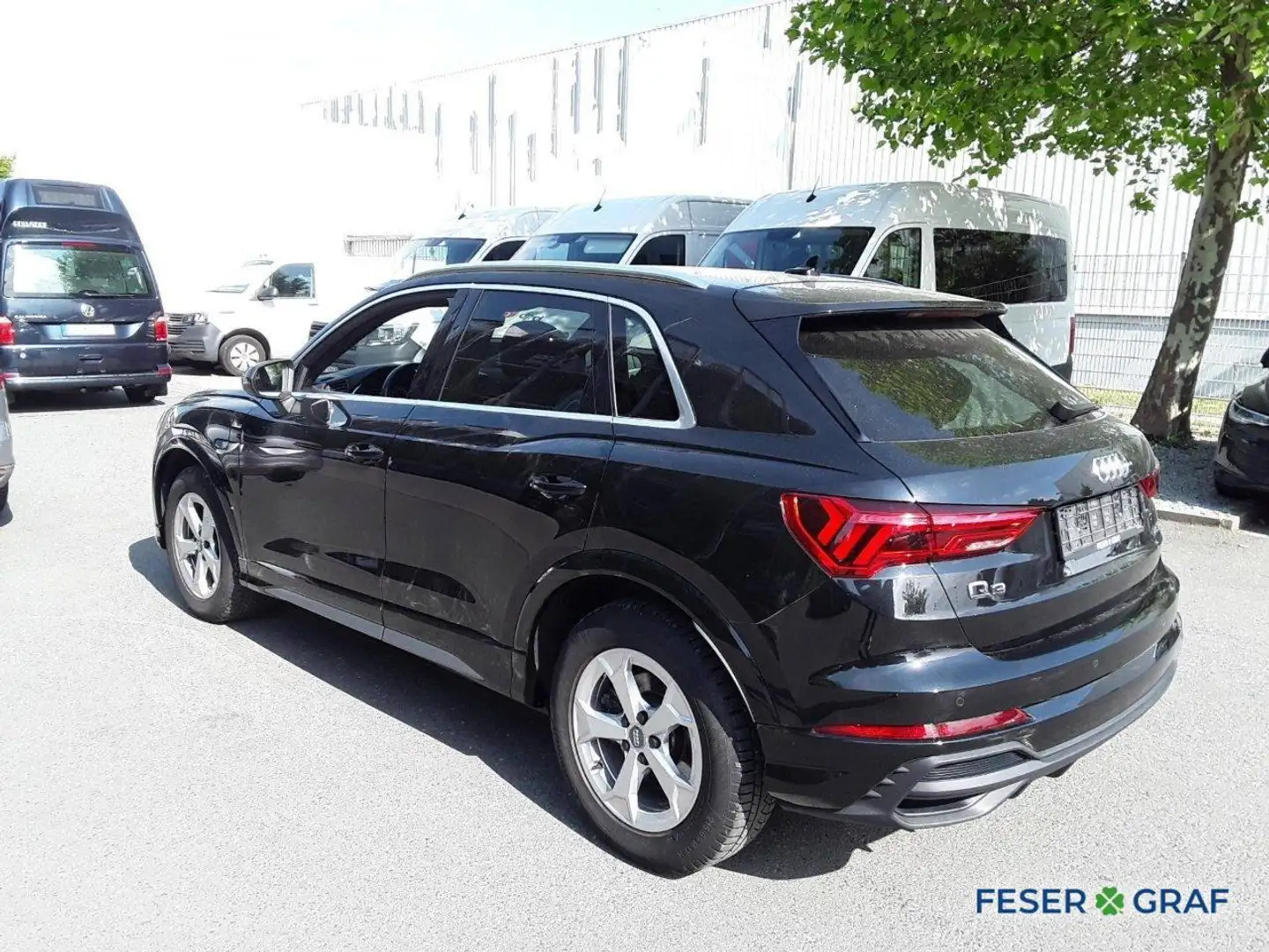 Audi Q3 45 TFSI e S line S tronic LED / ACC / PDC / Ambien Zwart - 2