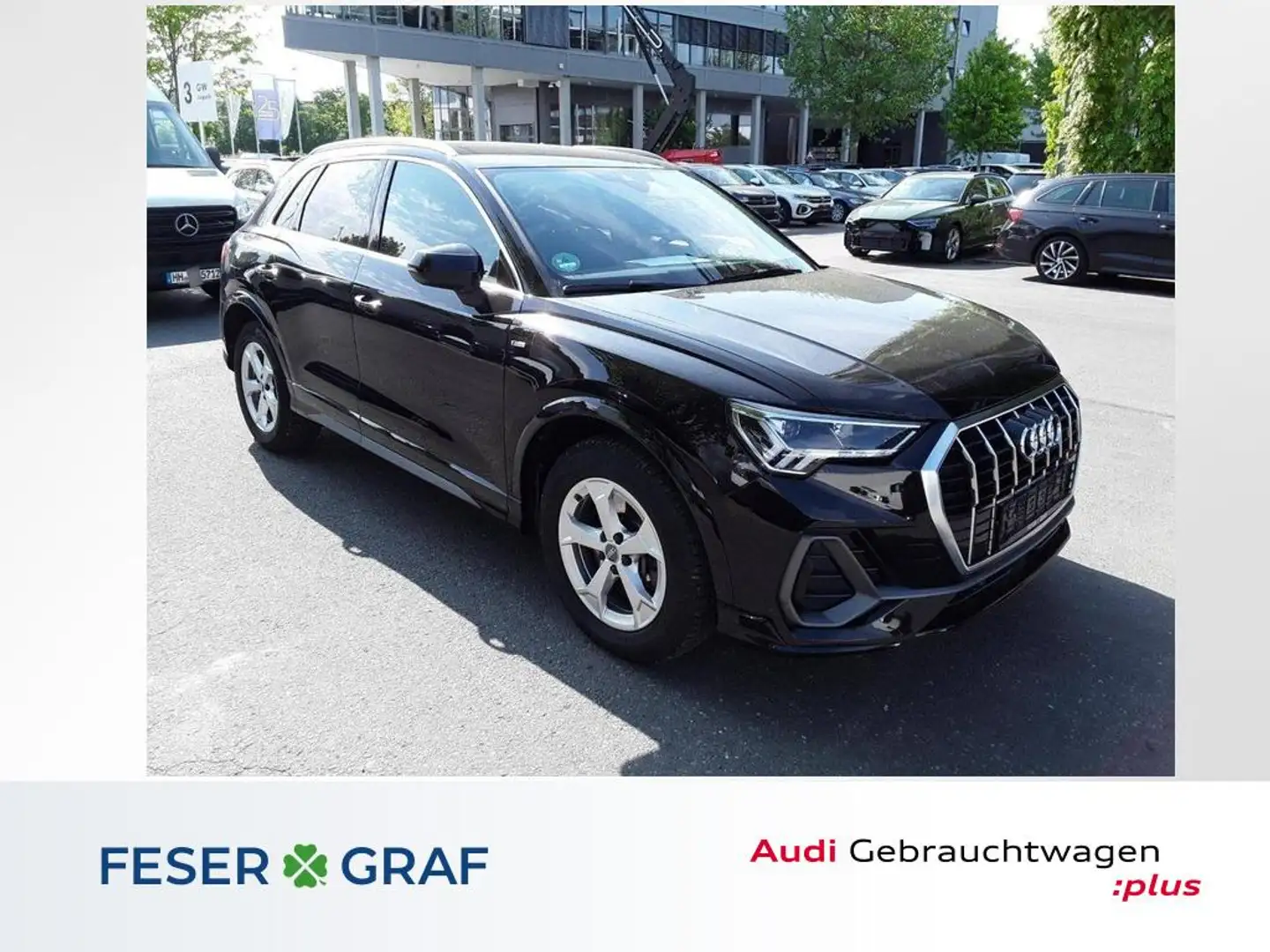 Audi Q3 45 TFSI e S line S tronic LED / ACC / PDC / Ambien Zwart - 1