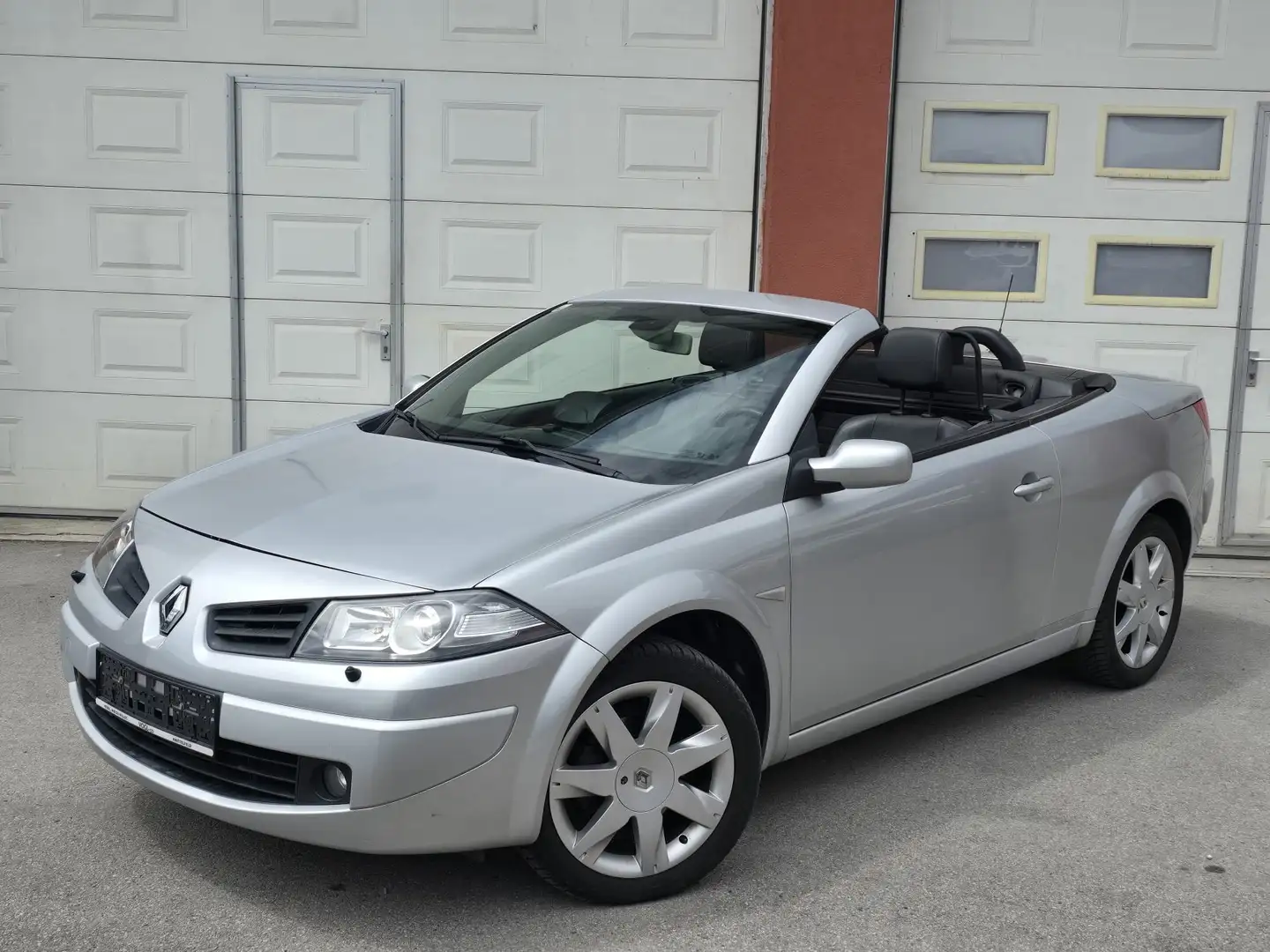 Renault Megane 2,0 Dynamique 16V Aut. Silber - 1
