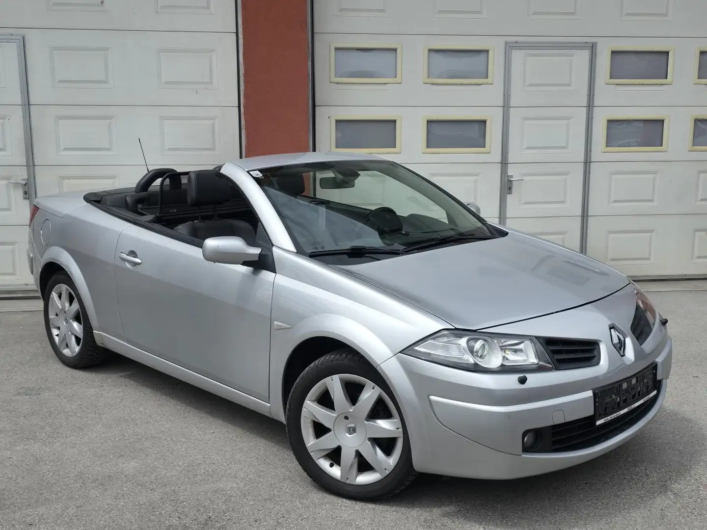 Renault Megane 2,0 Dynamique 16V Aut. Silber - 2