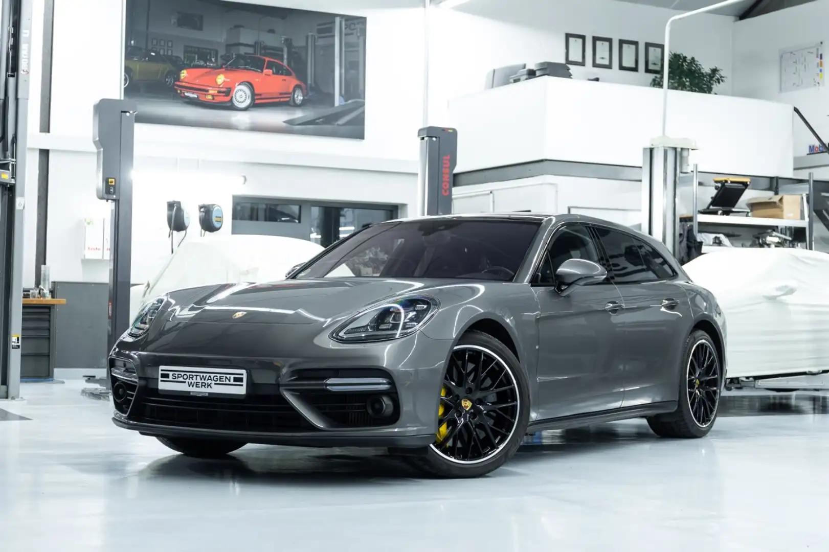 Porsche Panamera Sport Turismo Turbo I PCCB I PDLS I DAB Grau - 1