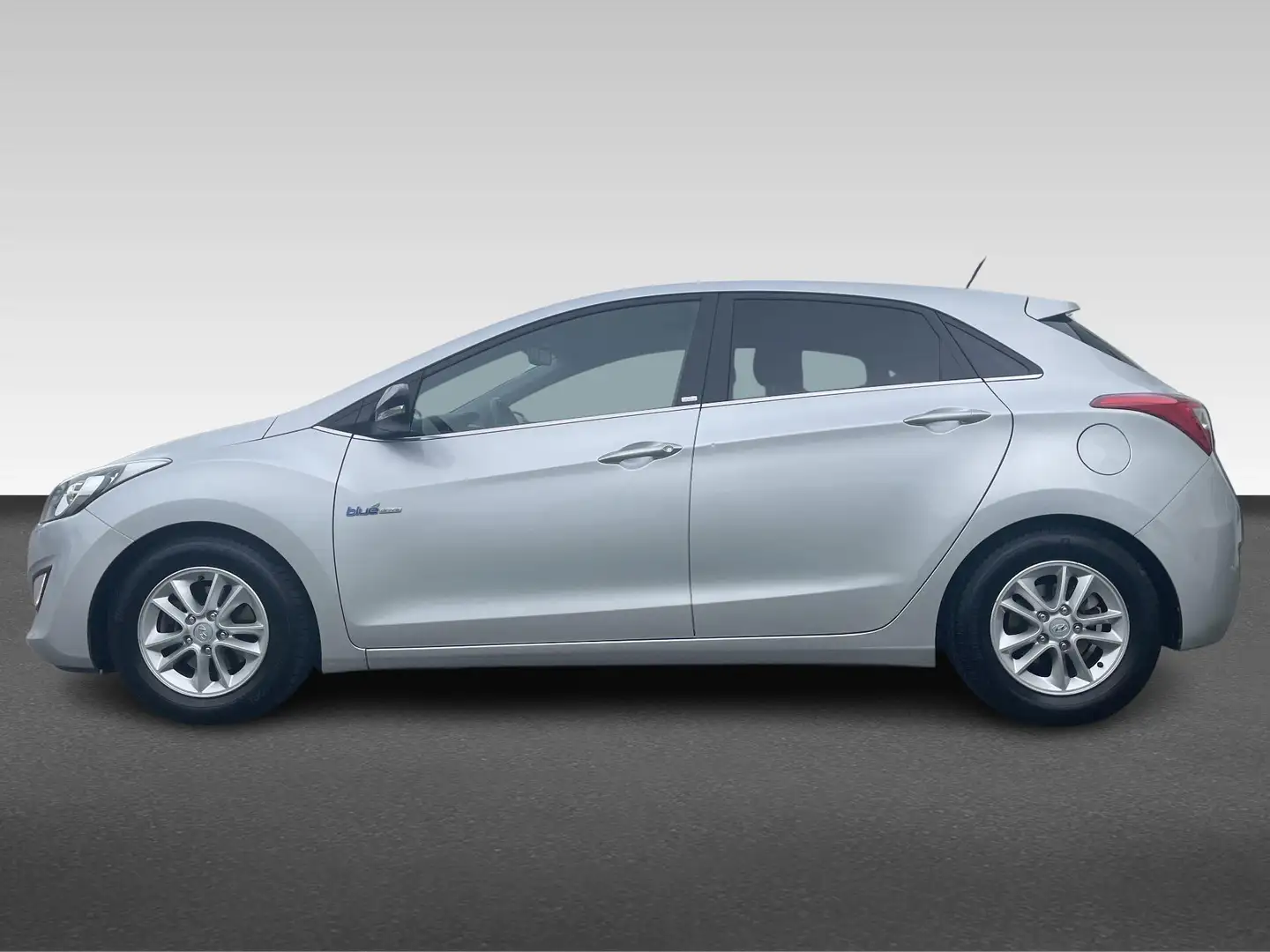 Hyundai i30 1.6 GDI Go! | Navigatie | Cruise control | Camera Zilver - 2