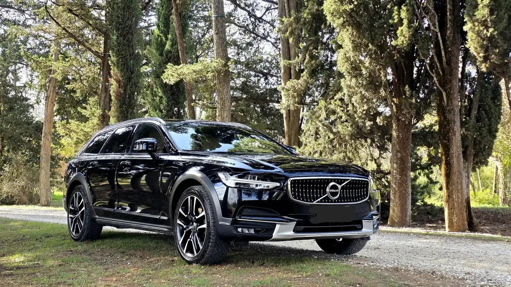 Volvo V90 Cross Country 2020 из Европы — купить под ключ