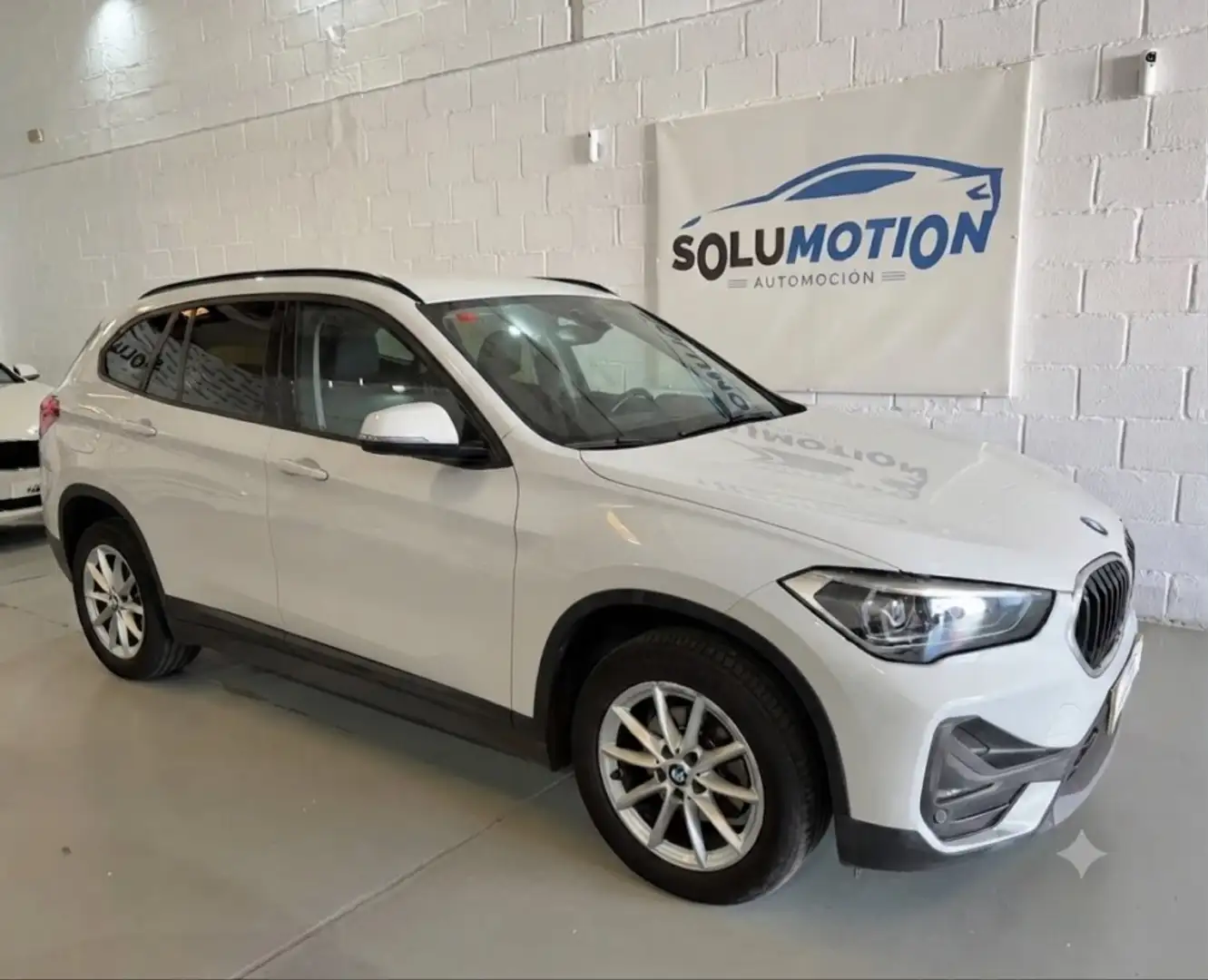BMW X1 sDrive 16dA Business Blanco - 2