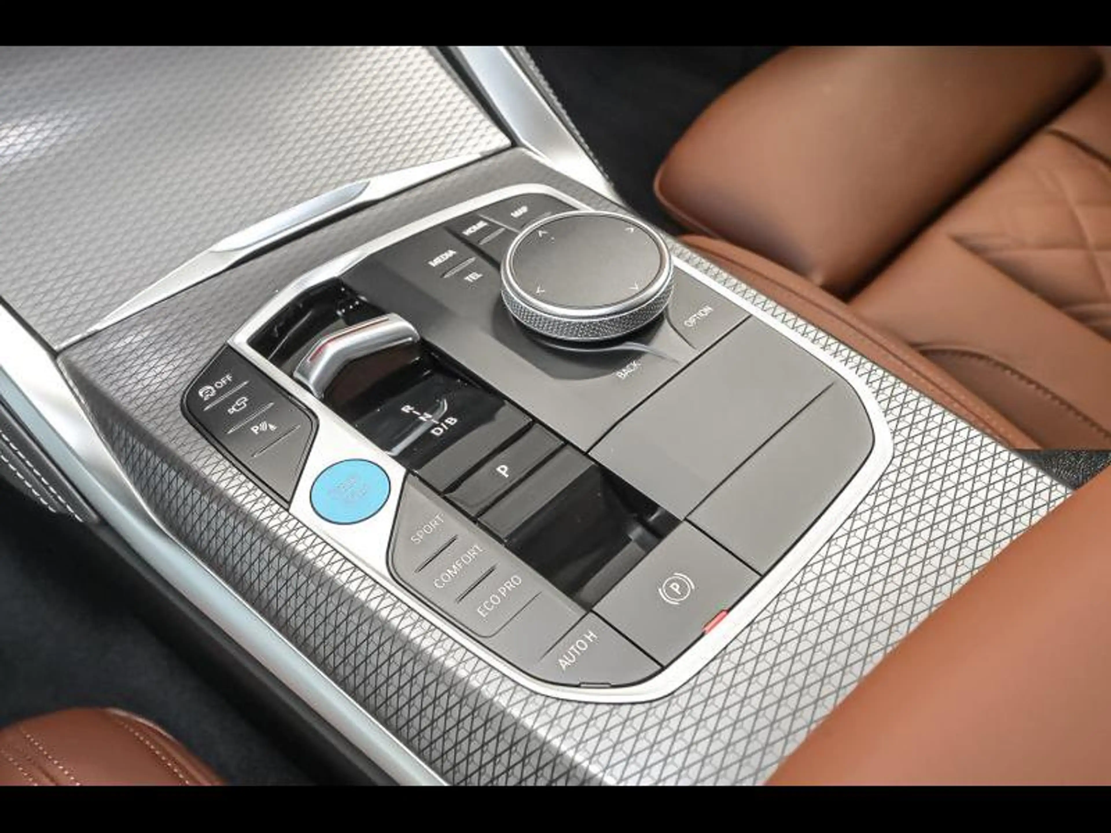 BMW i4 eDrive35 - PACK SPORT M PRO — photo 11