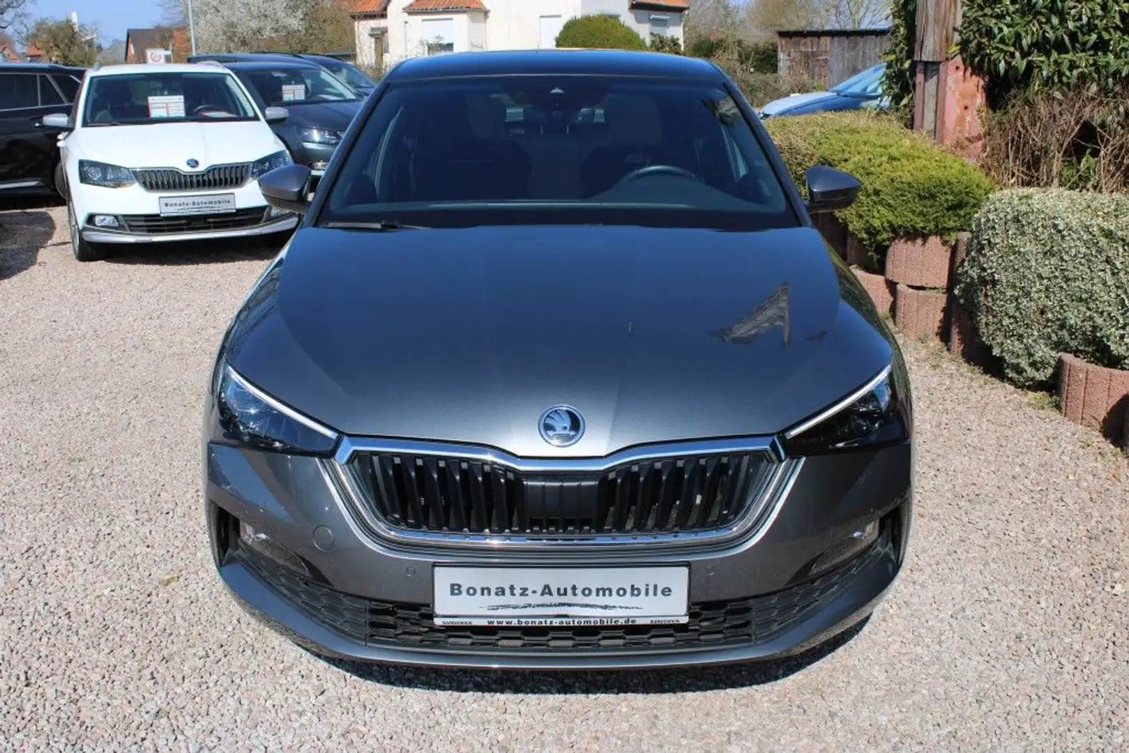 Skoda Scala 1.5 TSI DSG Style *Klimatr,SHZ,Kamera,Alu,Pano,18* Grau - 2