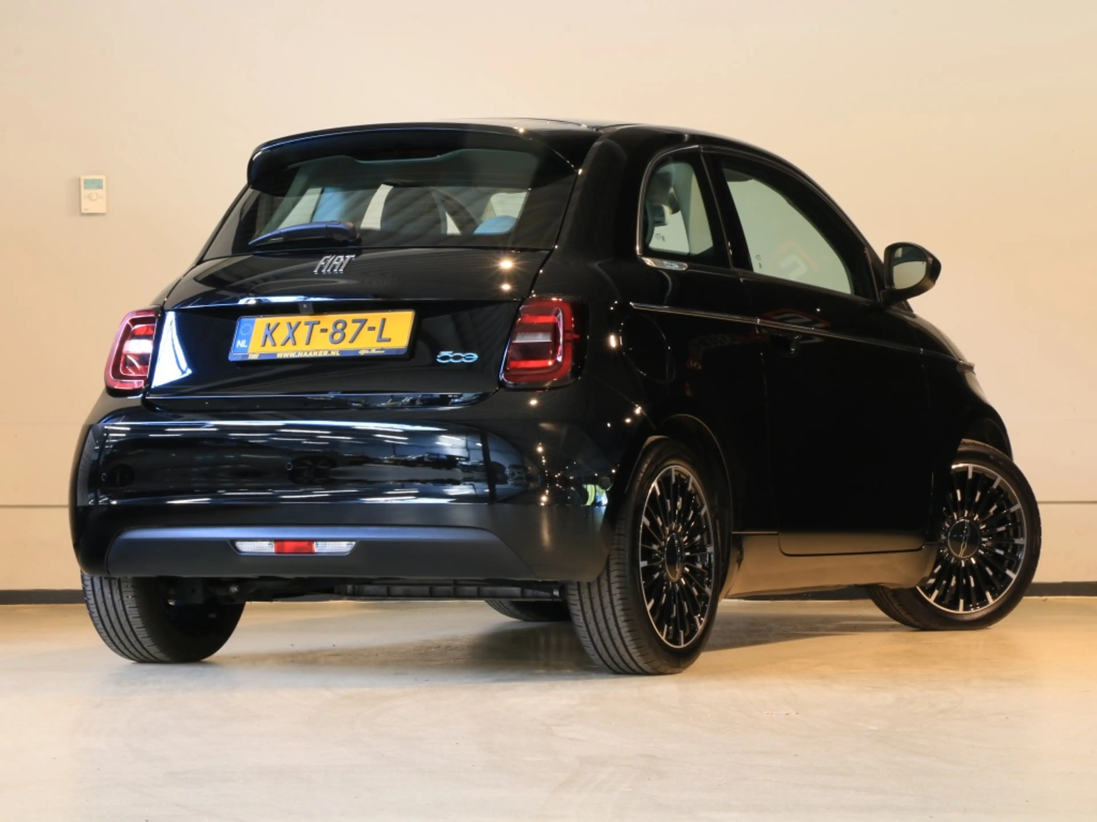 Fiat 500e La Prima 42 kWh — photo 4