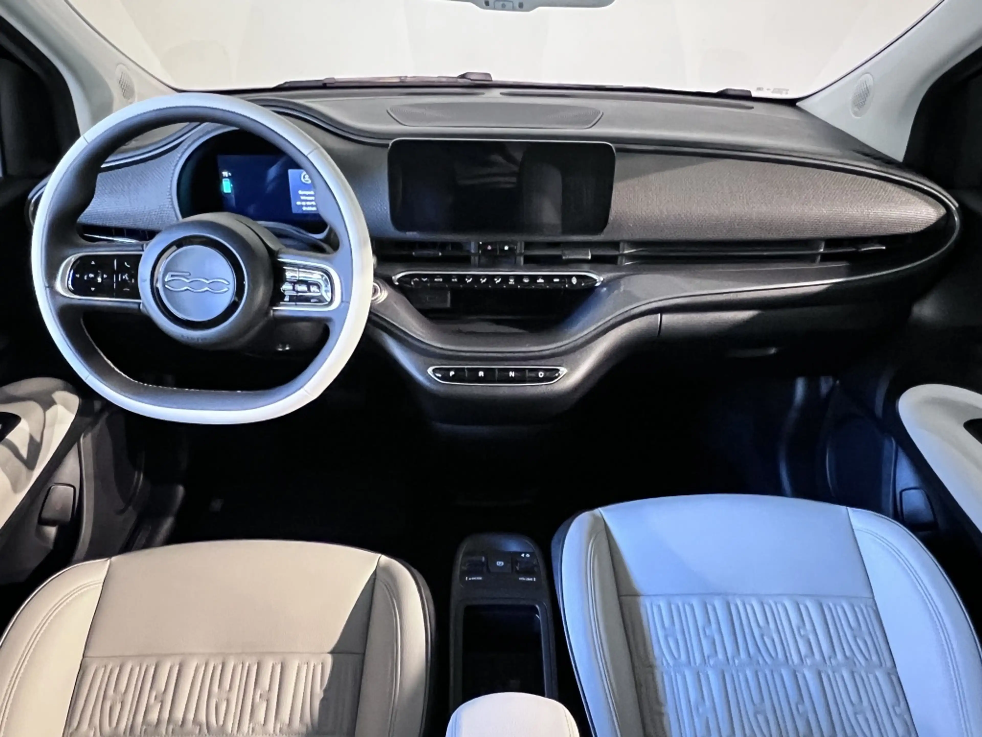 Fiat 500e La Prima 42 kWh — photo 3