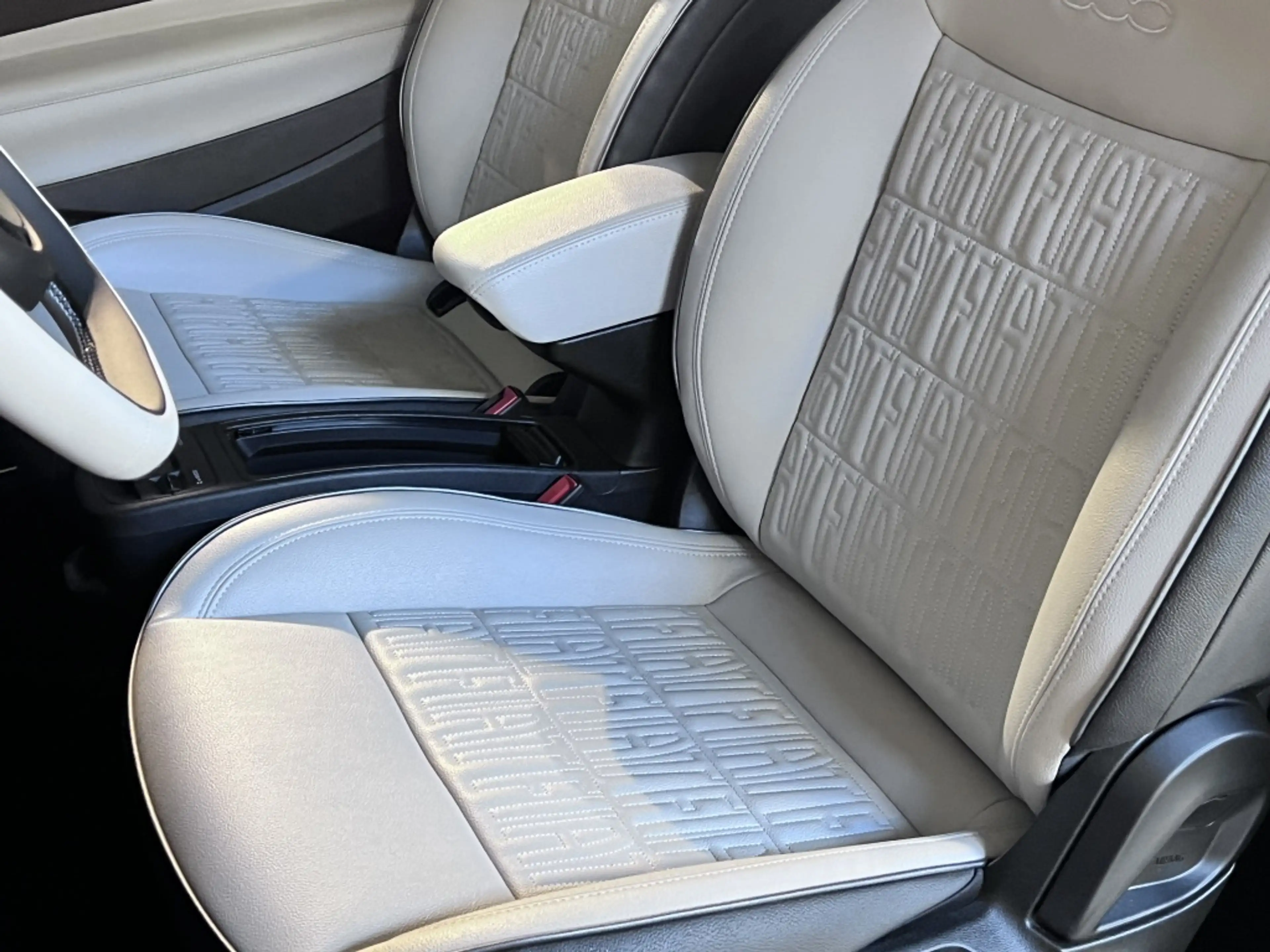 Fiat 500e La Prima 42 kWh — photo 13