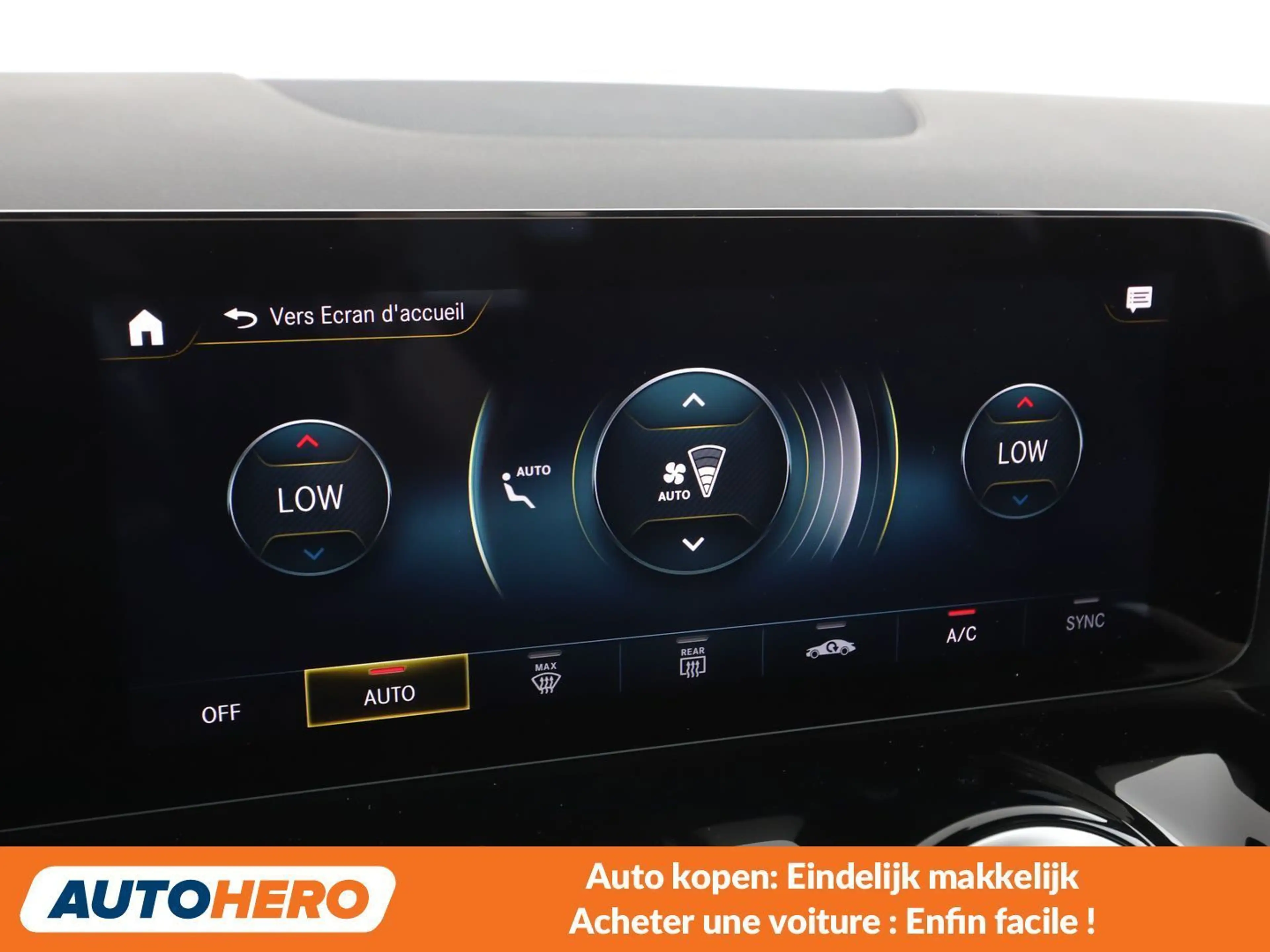 Mercedes-Benz GLA 200 GLA 200 AMG Line — photo 15