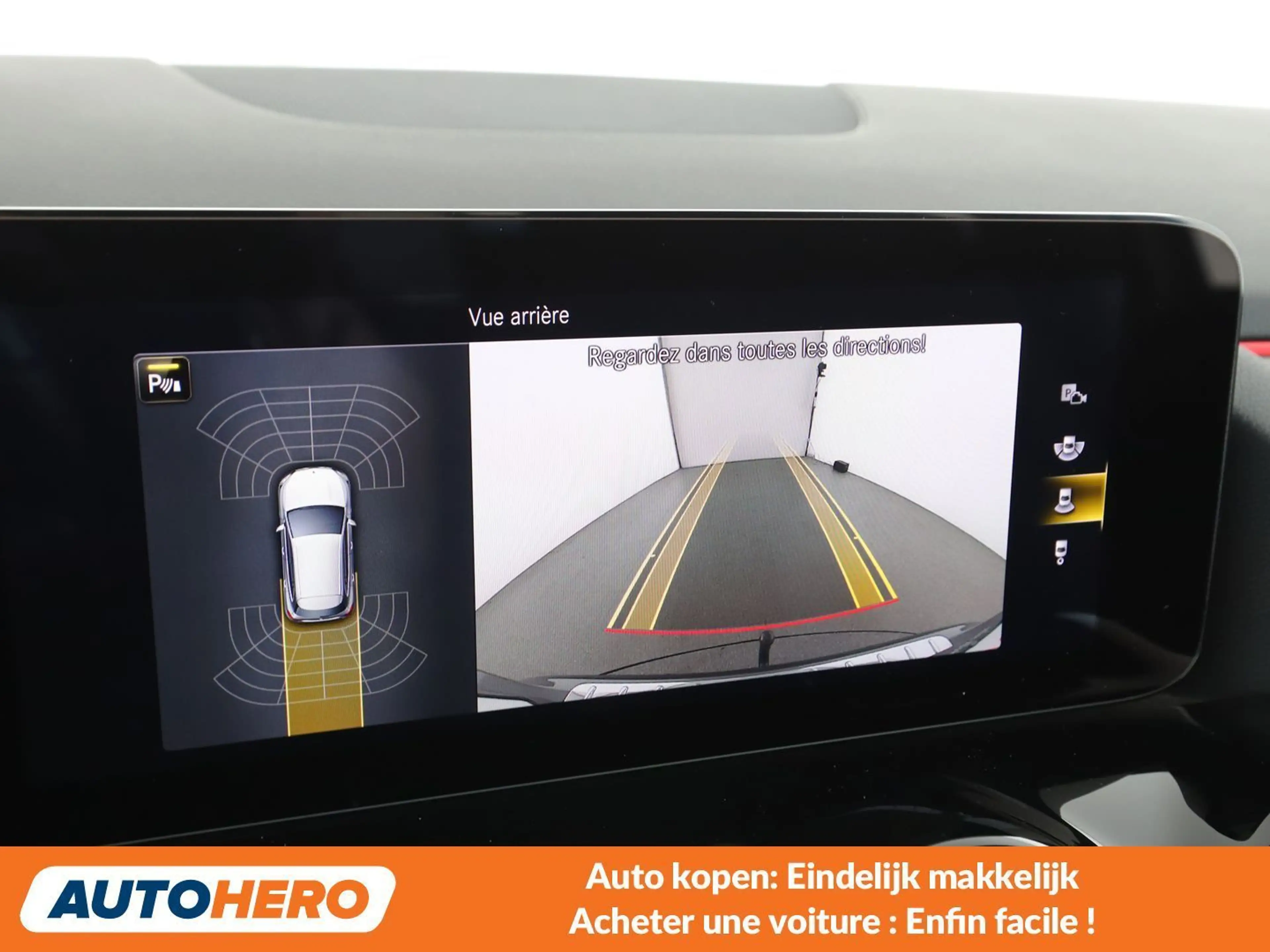 Mercedes-Benz GLA 200 GLA 200 AMG Line — photo 12