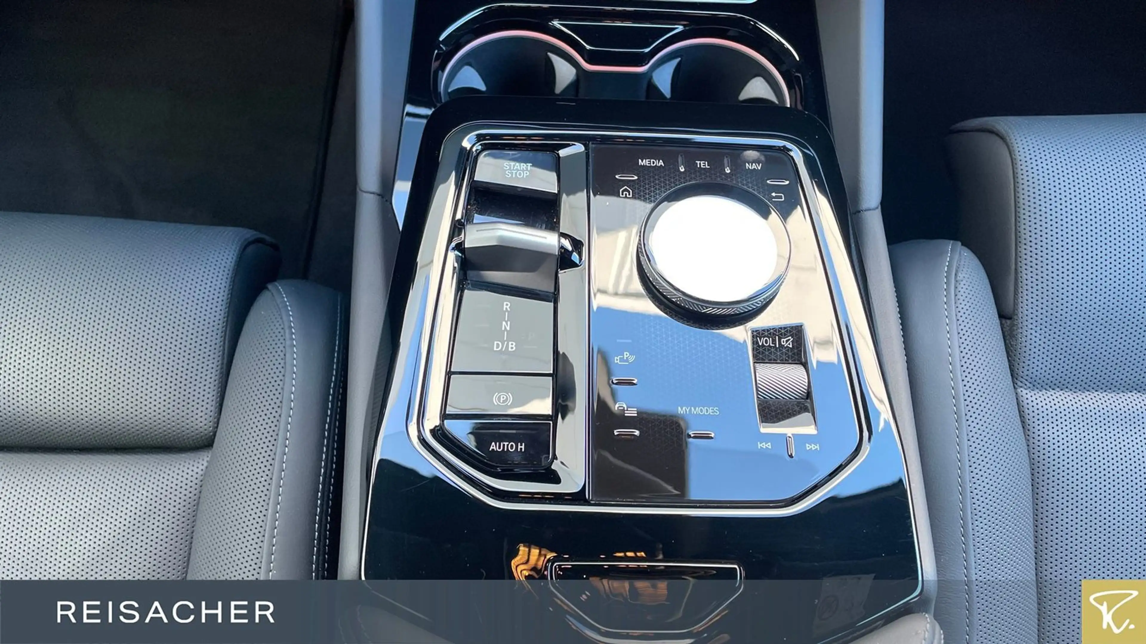 BMW i5 eDrive40 M Sport,DAPro.HuD,Autobahnass.Iconic — photo 11
