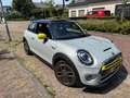 MINI Cooper SE Zilver - thumbnail 3