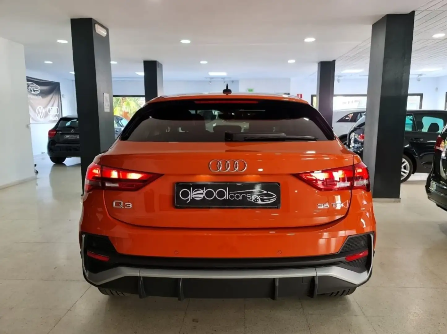 Audi Q3 Sportback 35 TDI S line quattro S tronic Orange - 2