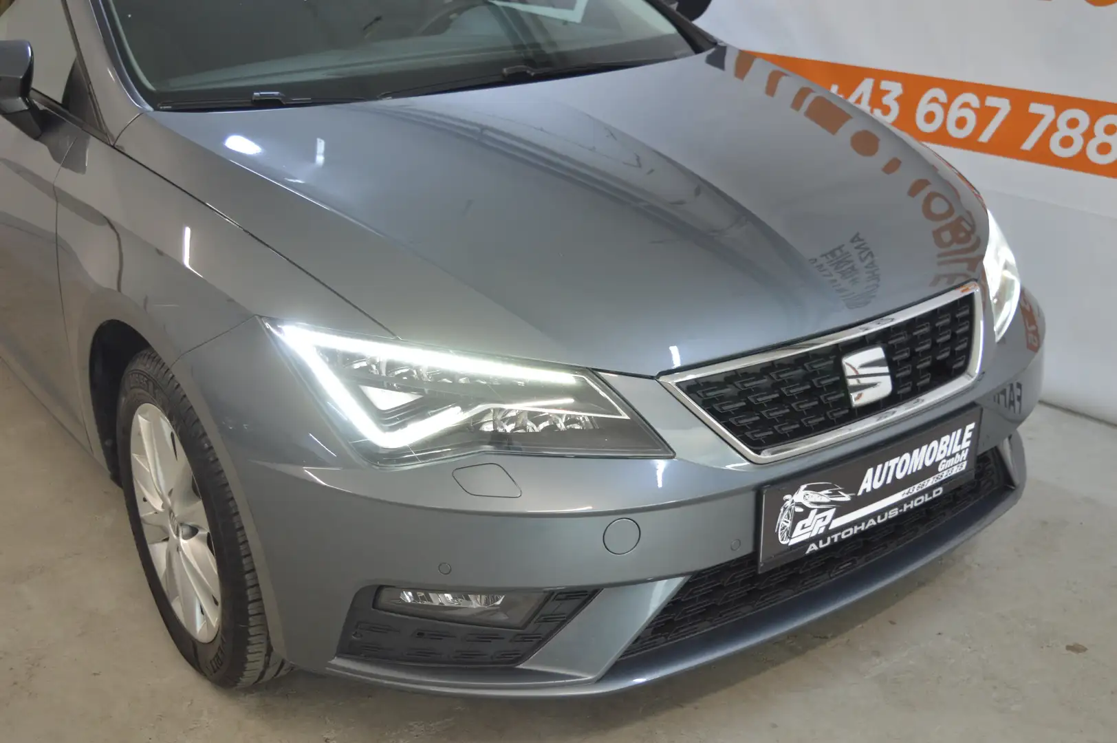 SEAT Leon 1,2 **2.Besitz**LED Scheinwerfer**Navi** Grau - 2
