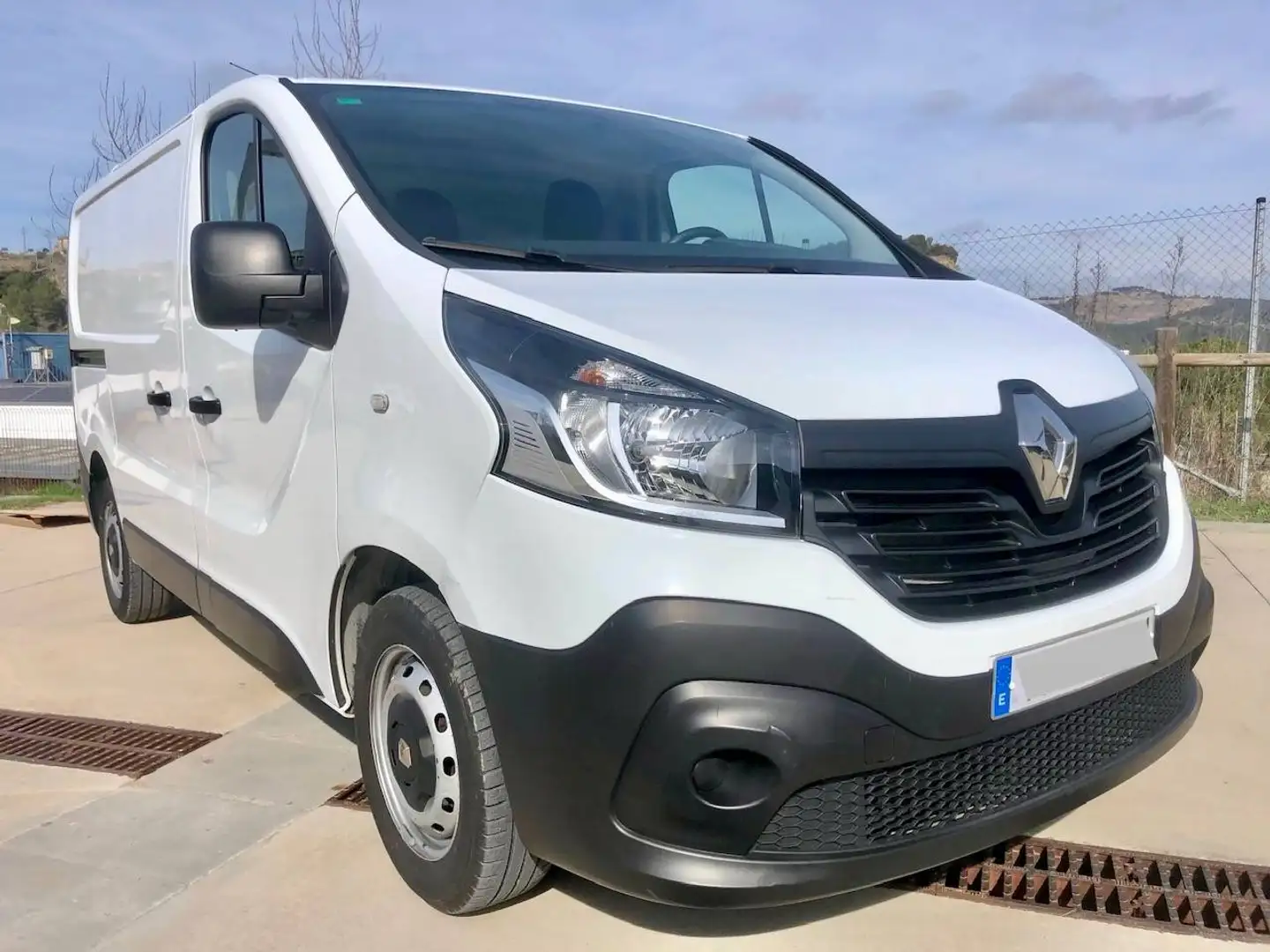 Renault Trafic Trafic Furgón 27 L1H1 Energy BluedCi 88kW Blanco - 1