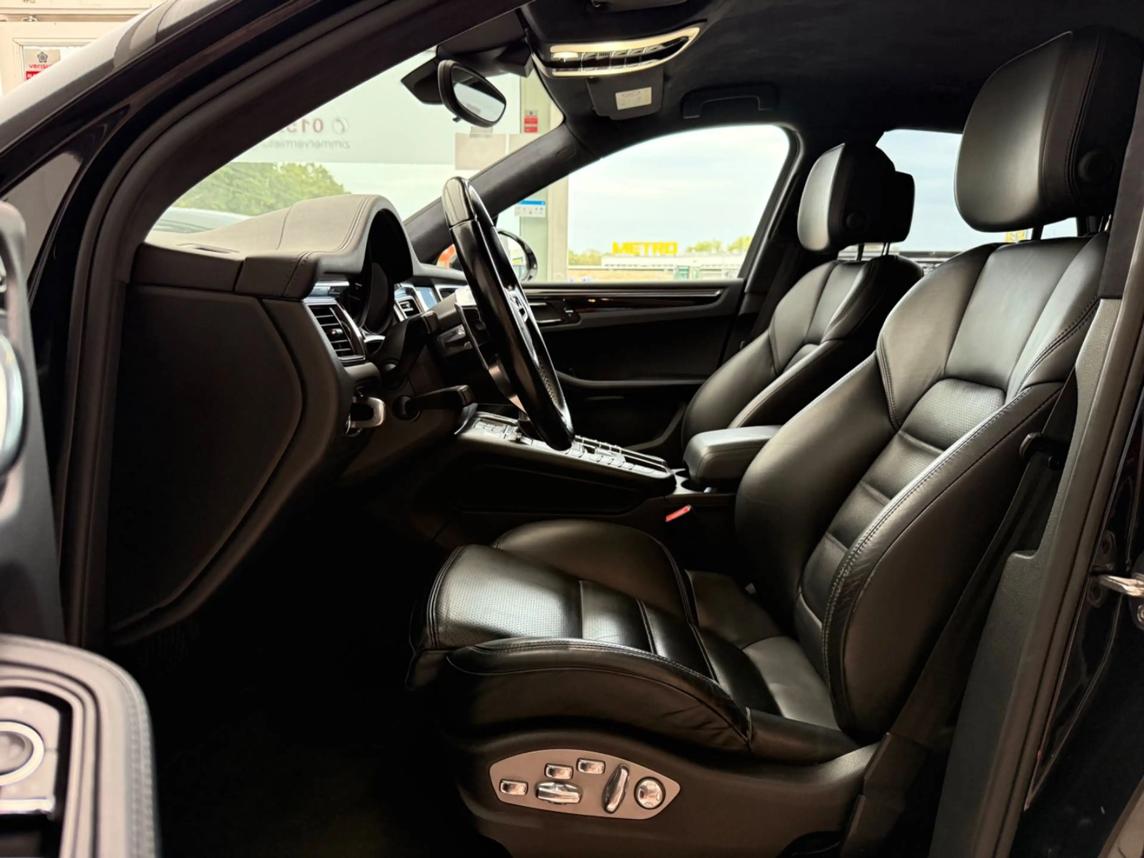 Porsche Macan Turbo Approved Garantie / Navi/LED/360 — photo 14
