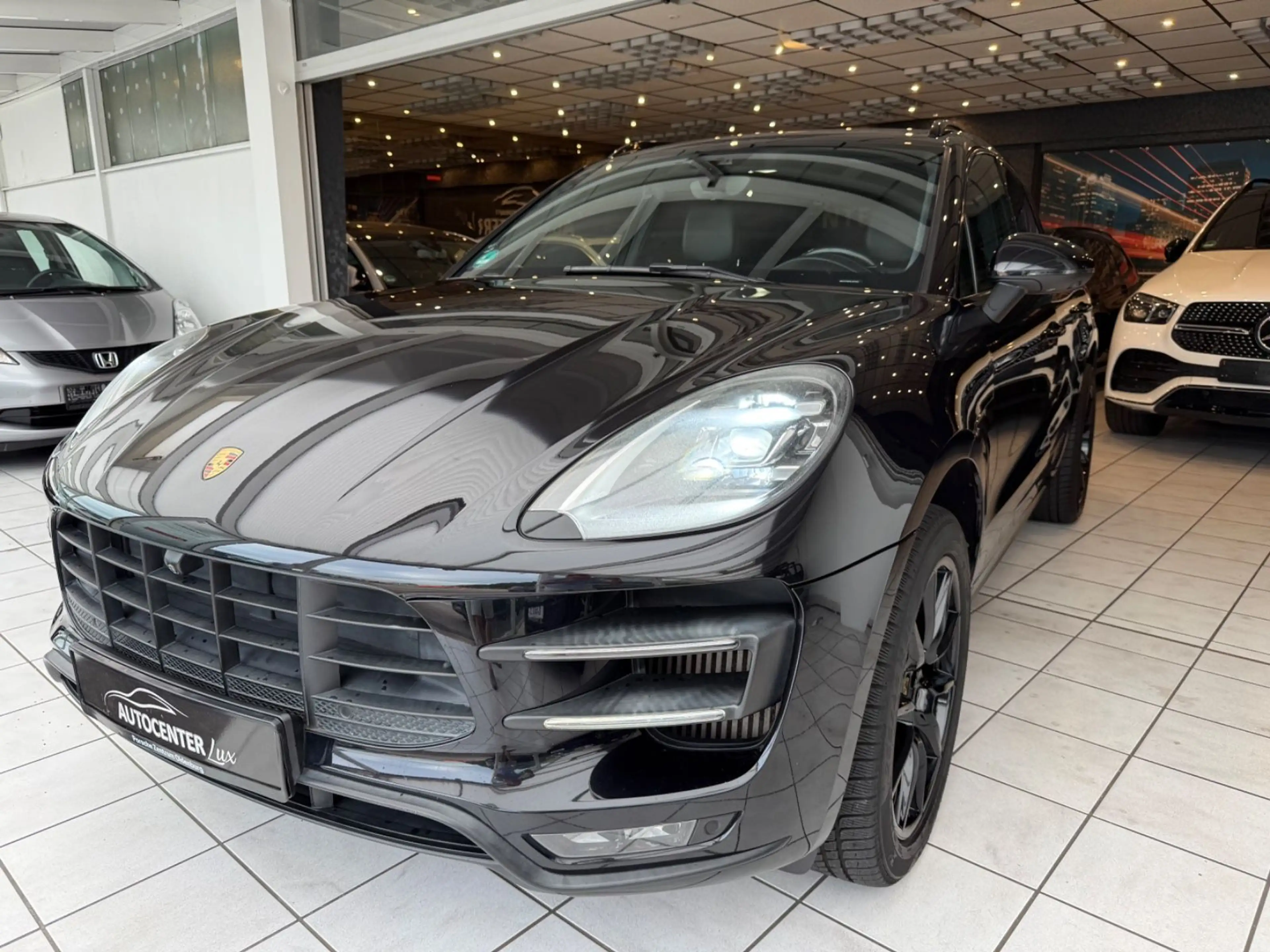 Porsche Macan Turbo Approved Garantie / Navi/LED/360 — photo 2