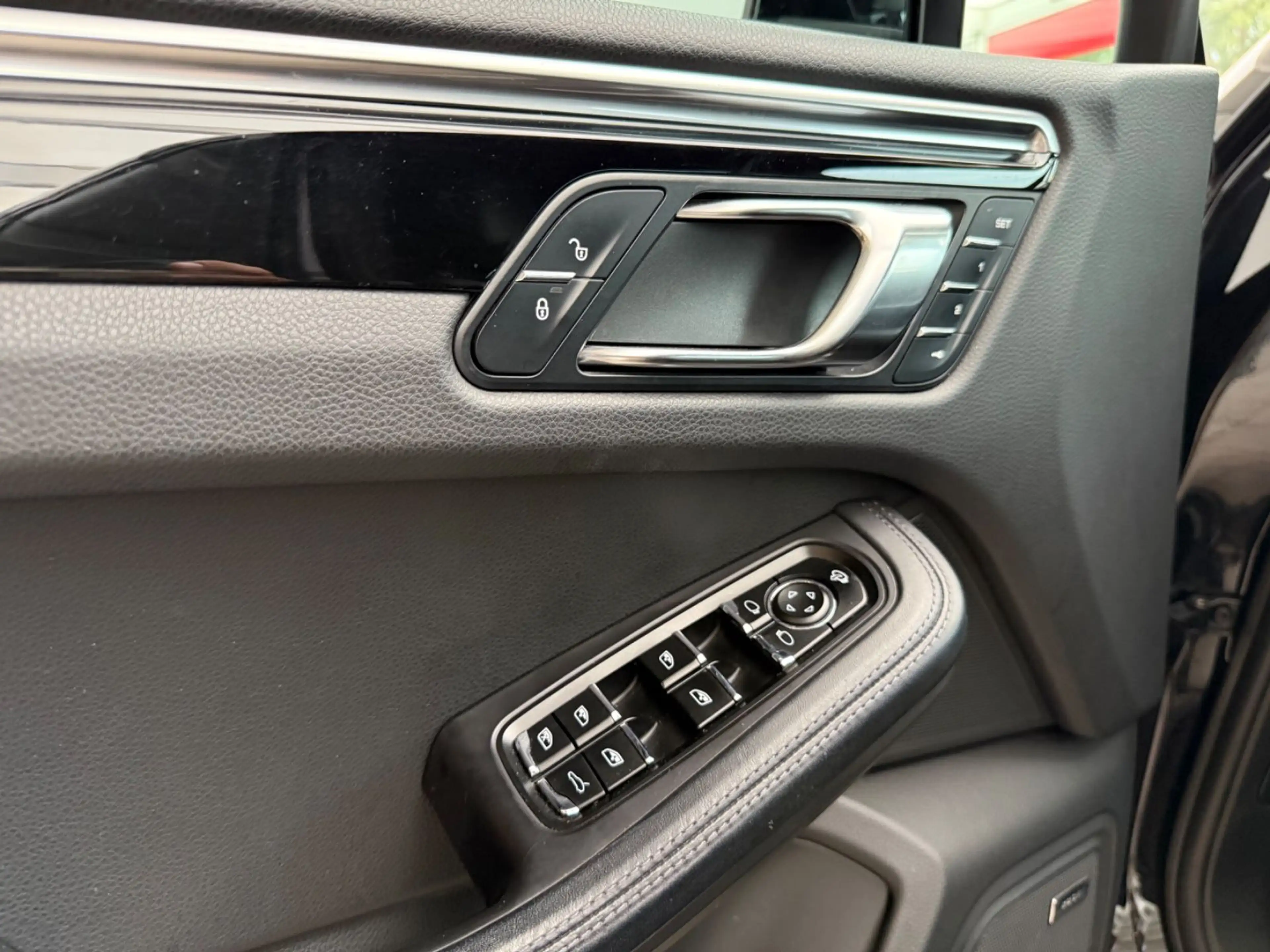 Porsche Macan Turbo Approved Garantie / Navi/LED/360 — photo 10