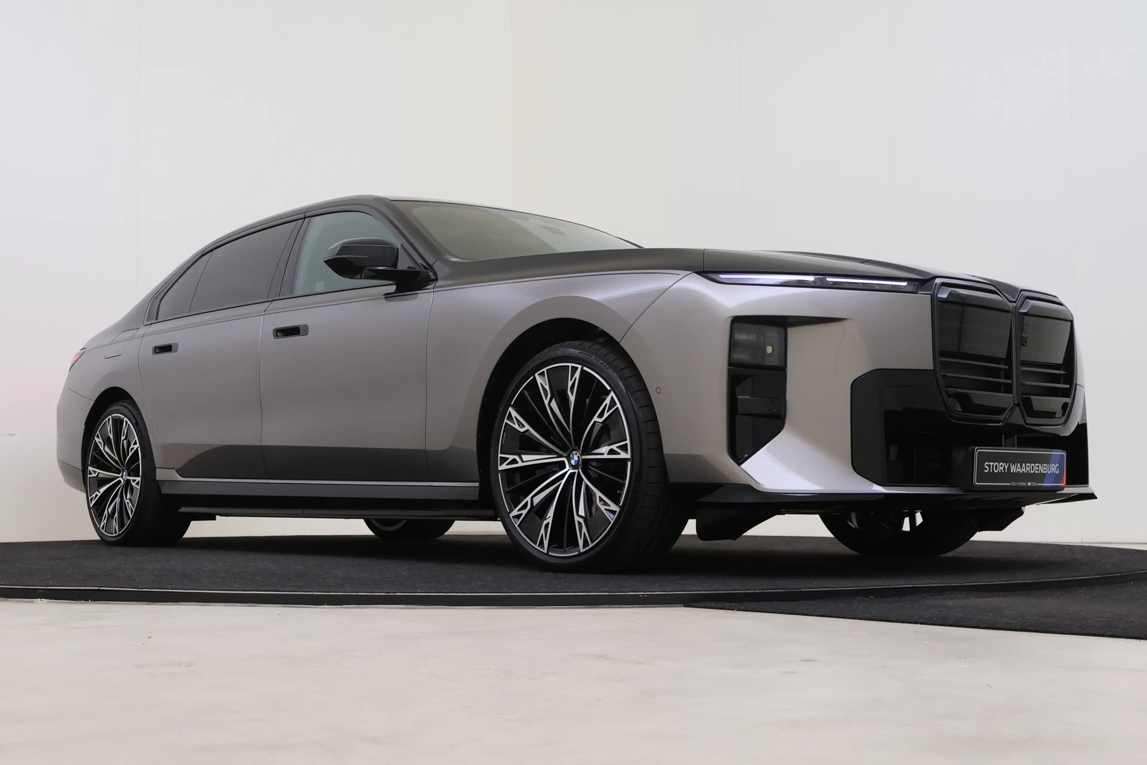 BMW i7 50 xDrive M Sport / Panoramadak Sky Lounge / Execu — photo 10