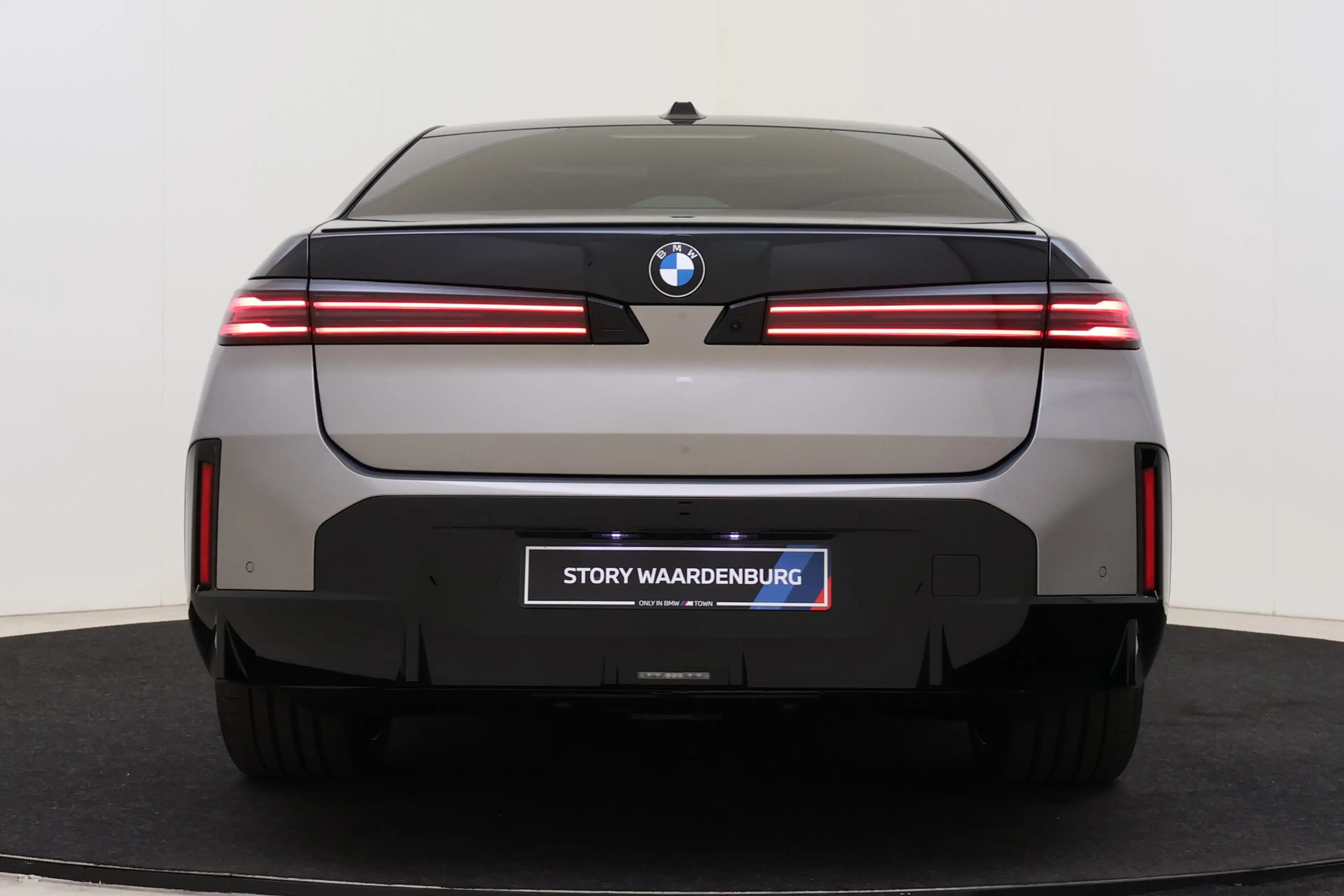 BMW i7 50 xDrive M Sport / Panoramadak Sky Lounge / Execu — photo 5