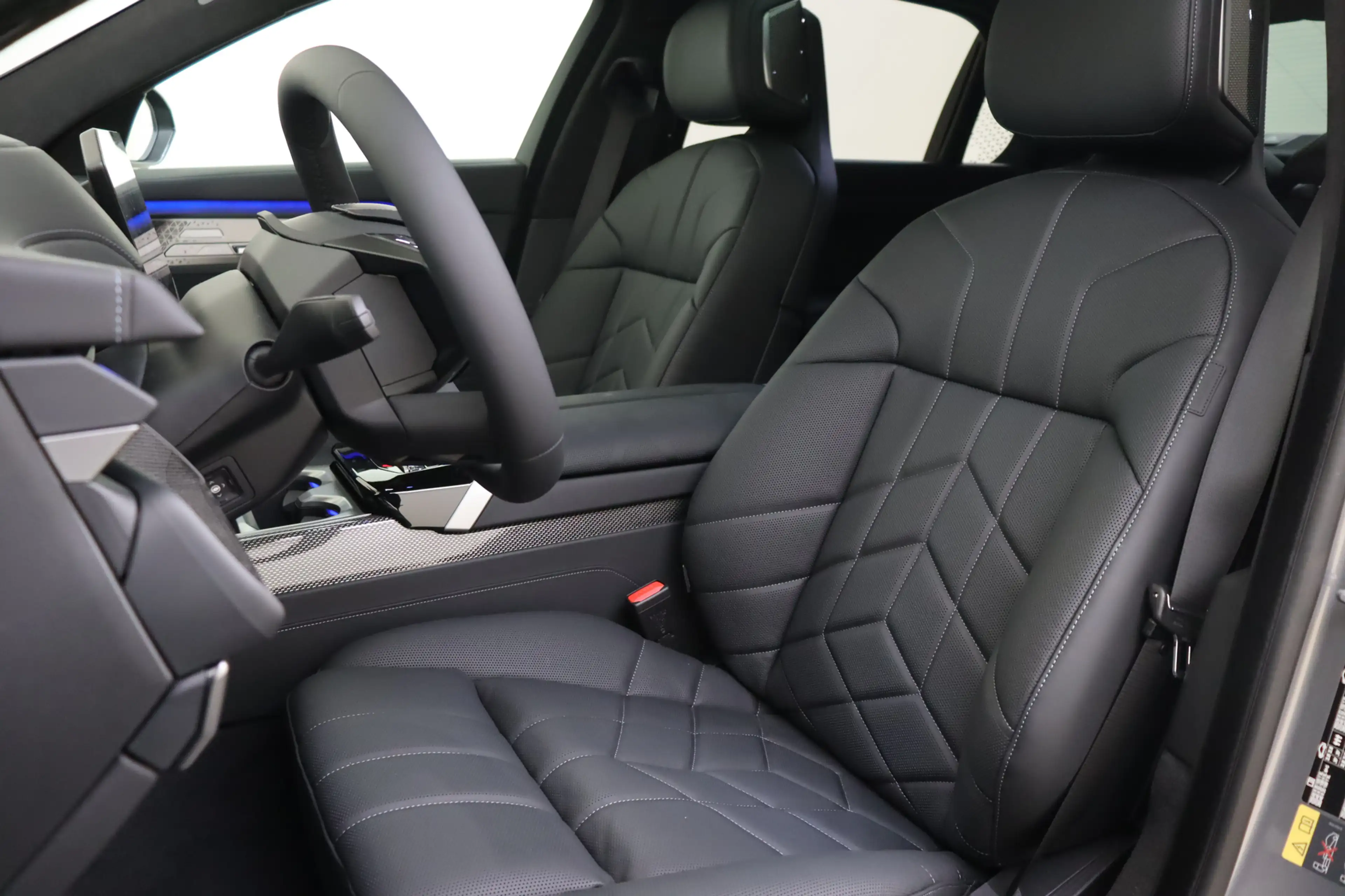 BMW i7 50 xDrive M Sport / Panoramadak Sky Lounge / Execu — photo 8