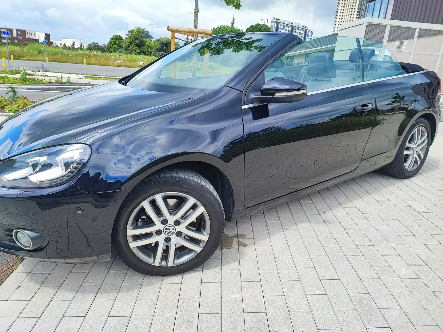 Volkswagen Golf Cabriolet 2.0 CR TDi BMT DSG - 1