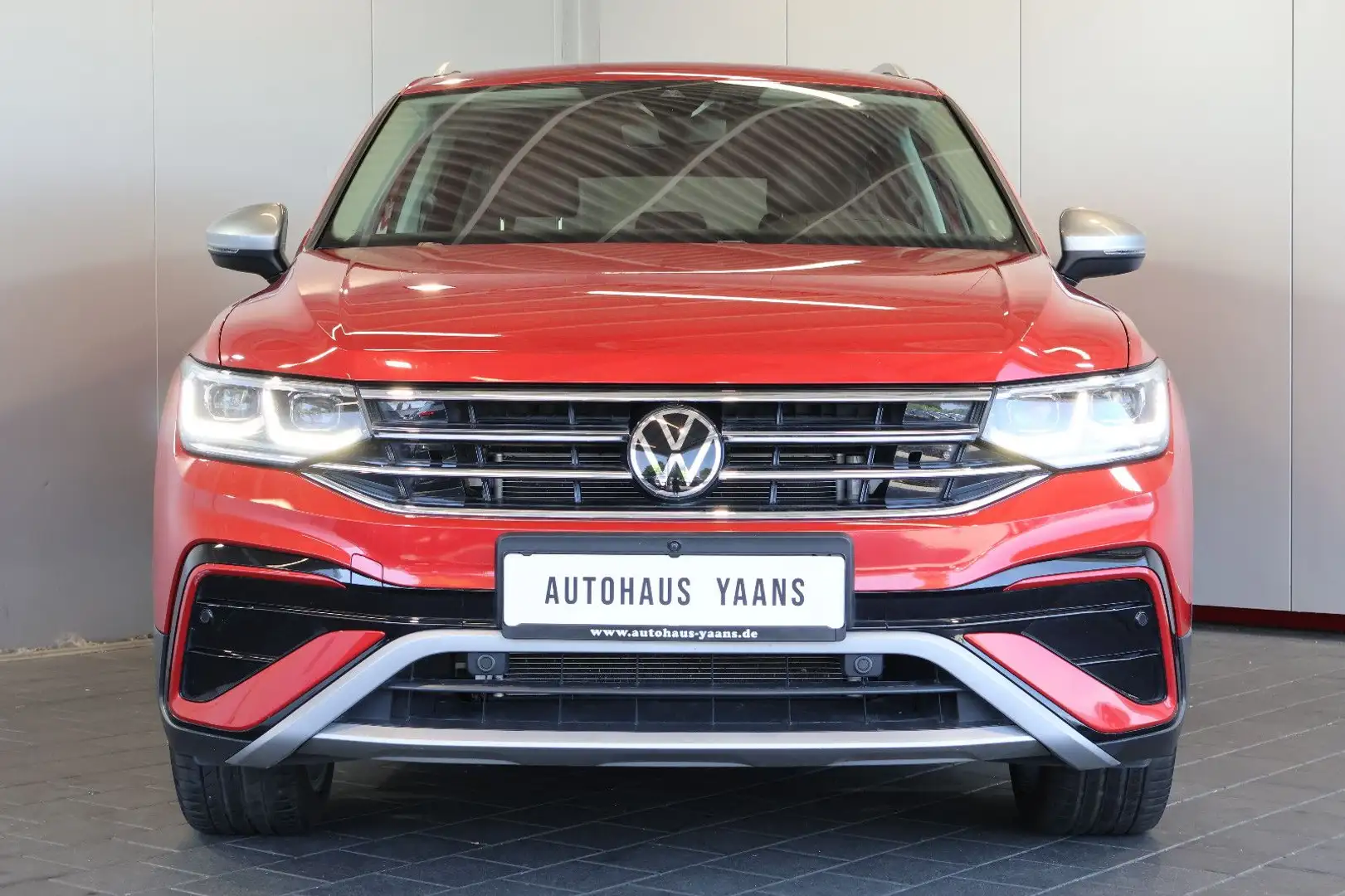 Volkswagen Tiguan Allspace Tiguan Alls. Eleg. 2.0 TSI 4M H/K+7SITZ+PANO+AHK Rot - 2
