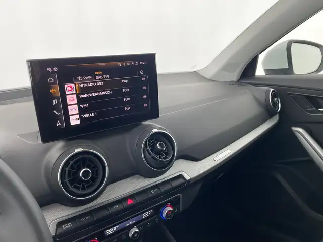Audi Q2 view 9