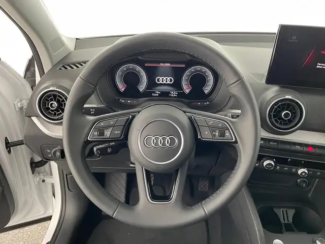 Audi Q2 view 13