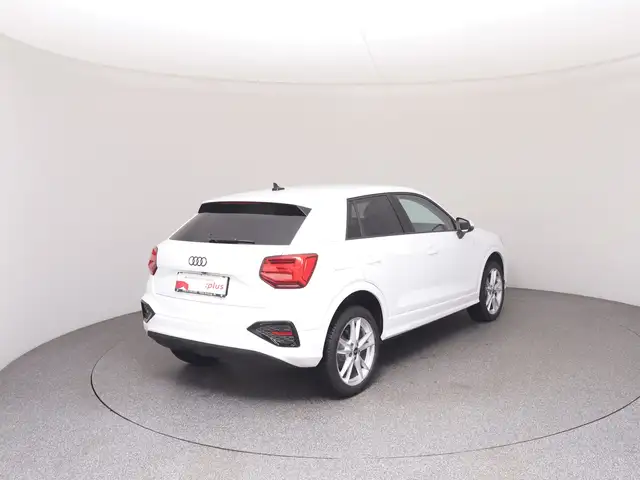 Audi Q2 view 4