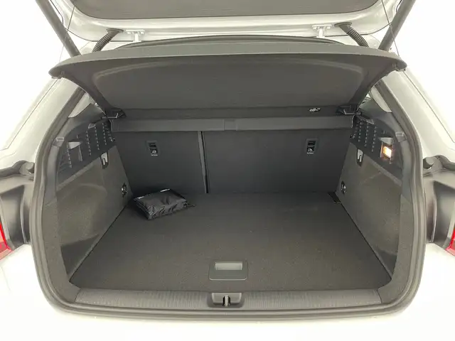 Audi Q2 view 7
