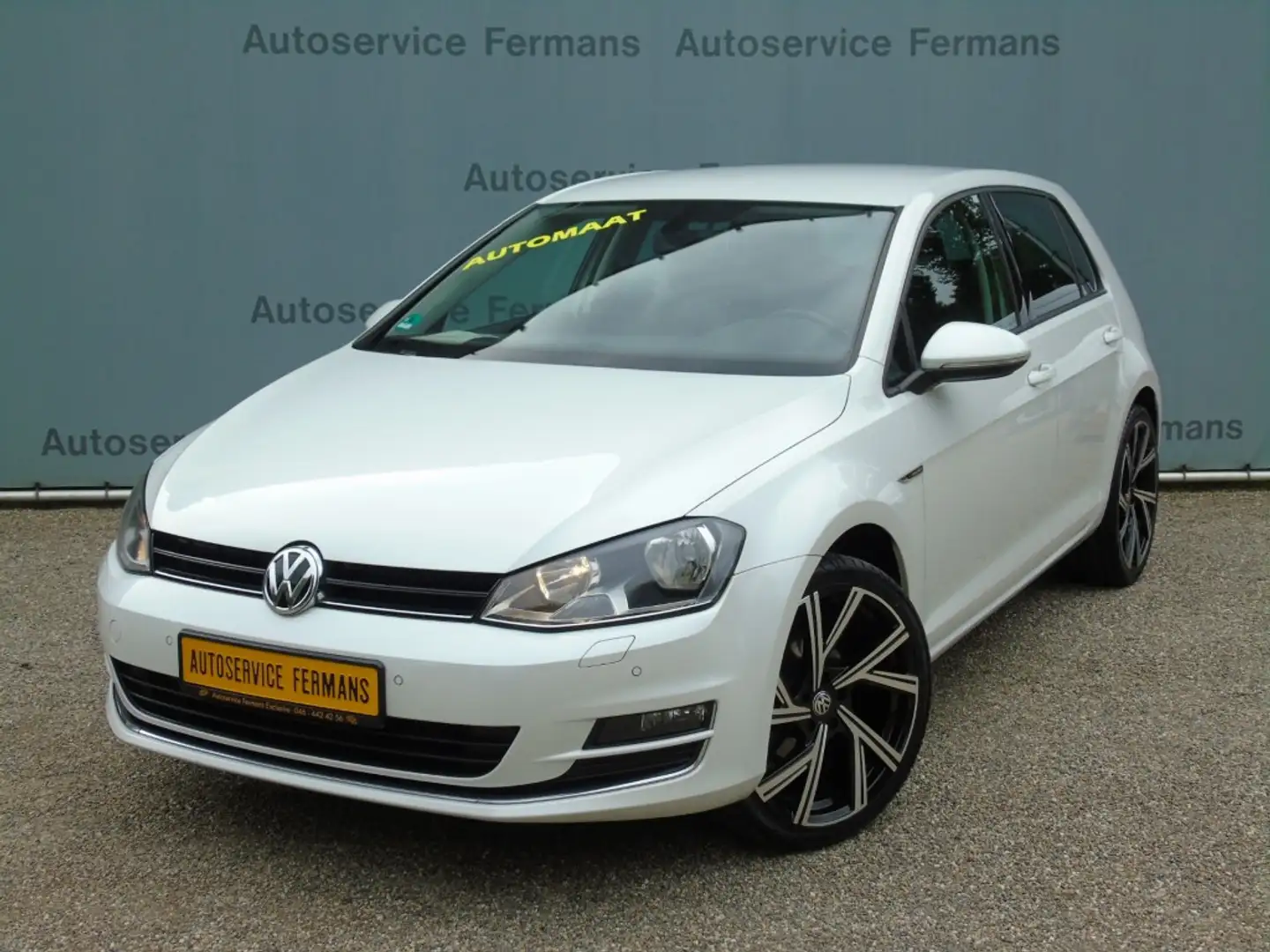 Volkswagen Golf 7 1.2TSI 110PK DSG Lounge - 2015 - 66DKM - Automaa Wit - 2
