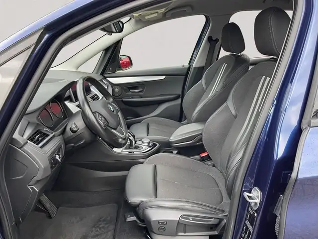 BMW 2 Series view 3