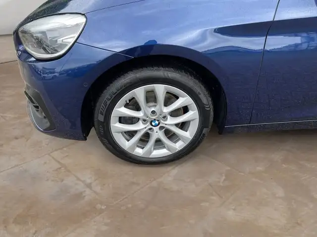 BMW 2 Series view 11