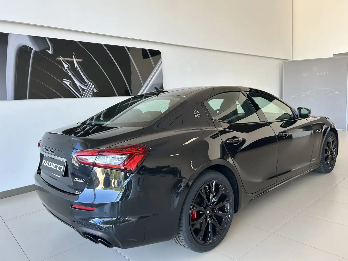 Maserati Ghibli 3.0 Diesel Gransport - 2