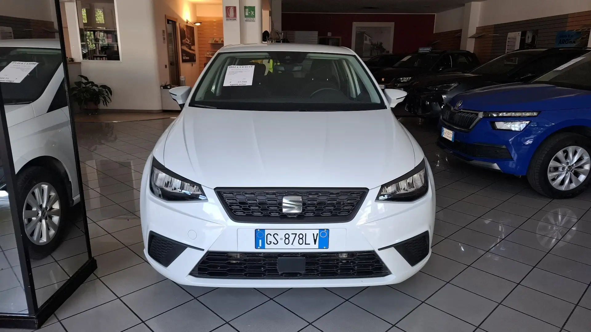 SEAT Ibiza Ibiza 1.0 ecotsi Business 95cv Blanco - 1