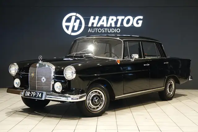 Mercedes-Benz 190 190c Heckflosse 1965 W110